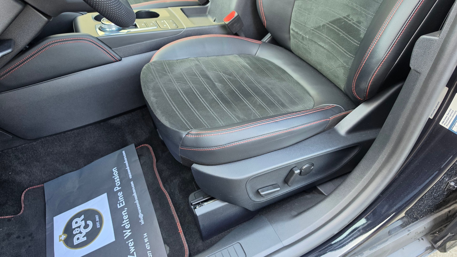 FORD Kuga 2.5 Hybrid ST-Line X 4x4-image-13