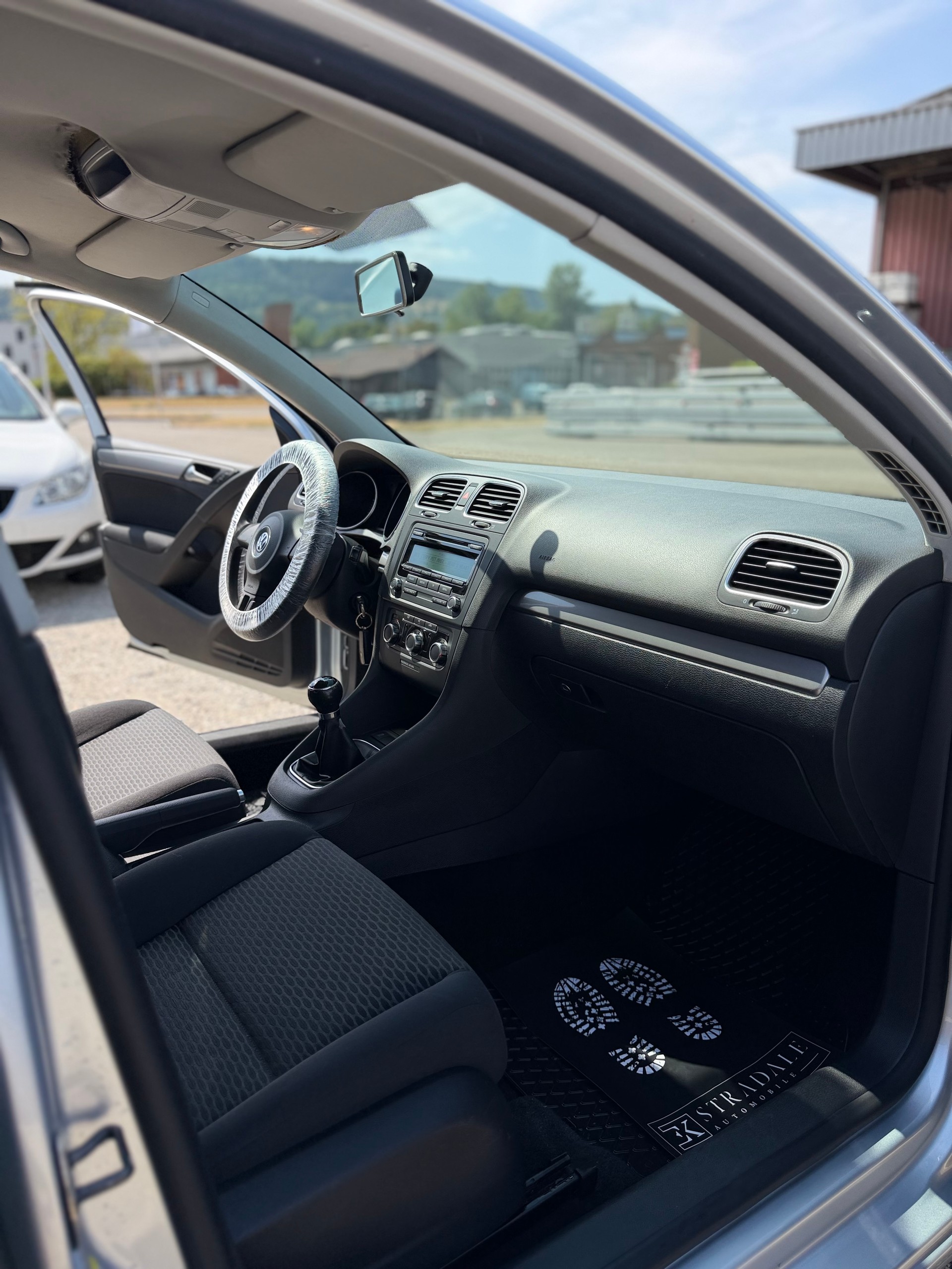VW Golf 1.4 Trendline **Frisch ab MFK** **Frisch ab Service **-image-12