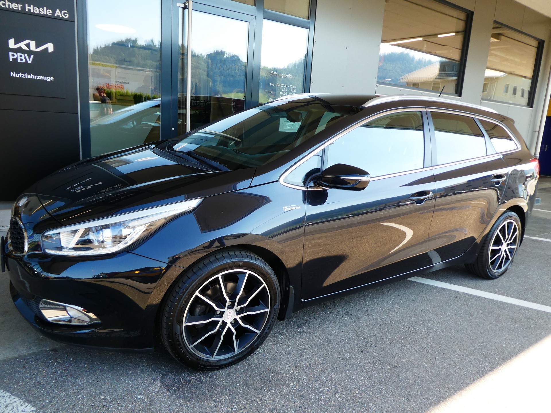 KIA Cee'd Sportswagon 1.6 CRDi Trend-image-4