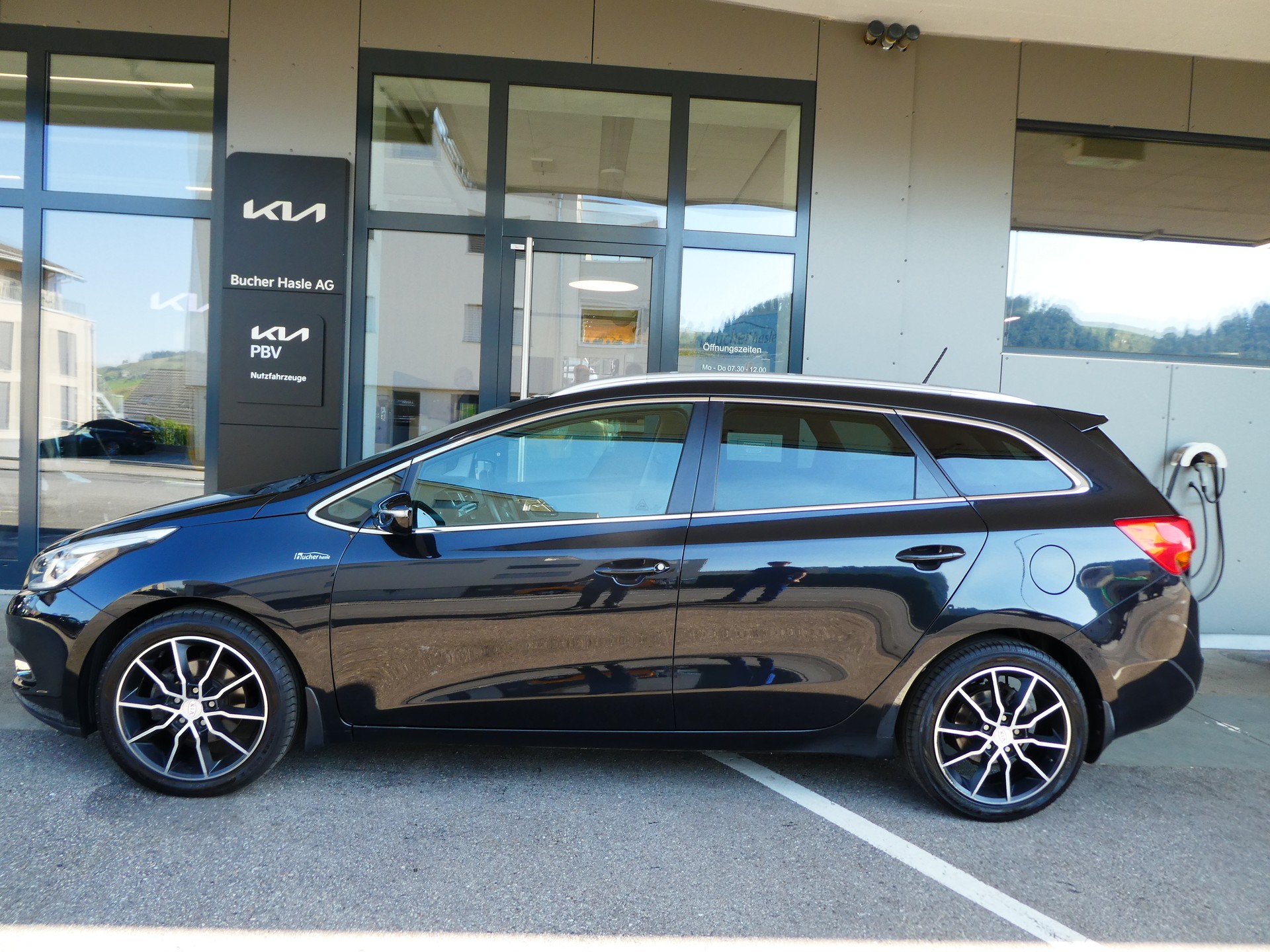 KIA Cee'd Sportswagon 1.6 CRDi Trend-image-0