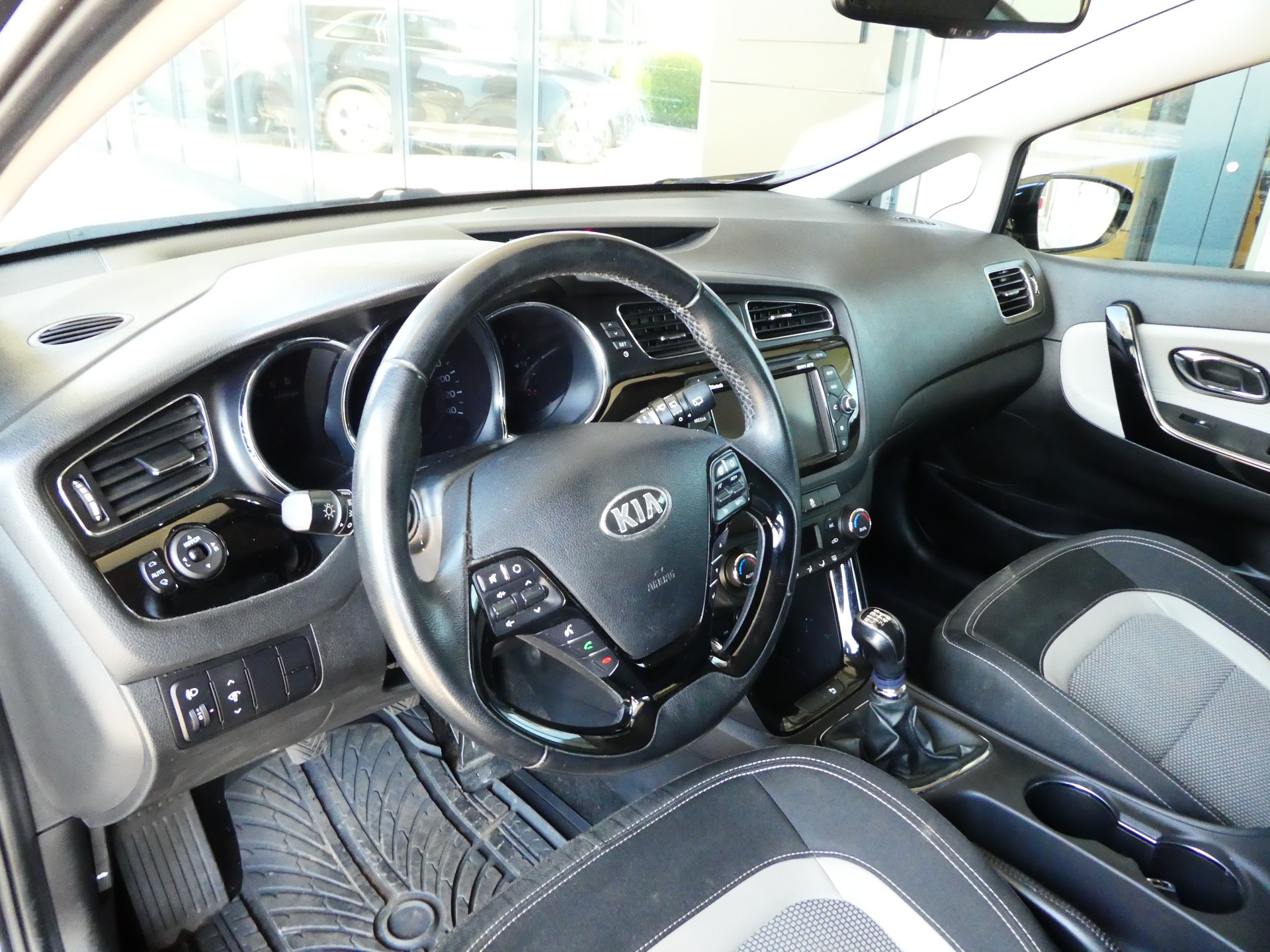 KIA Cee'd Sportswagon 1.6 CRDi Trend-image-9