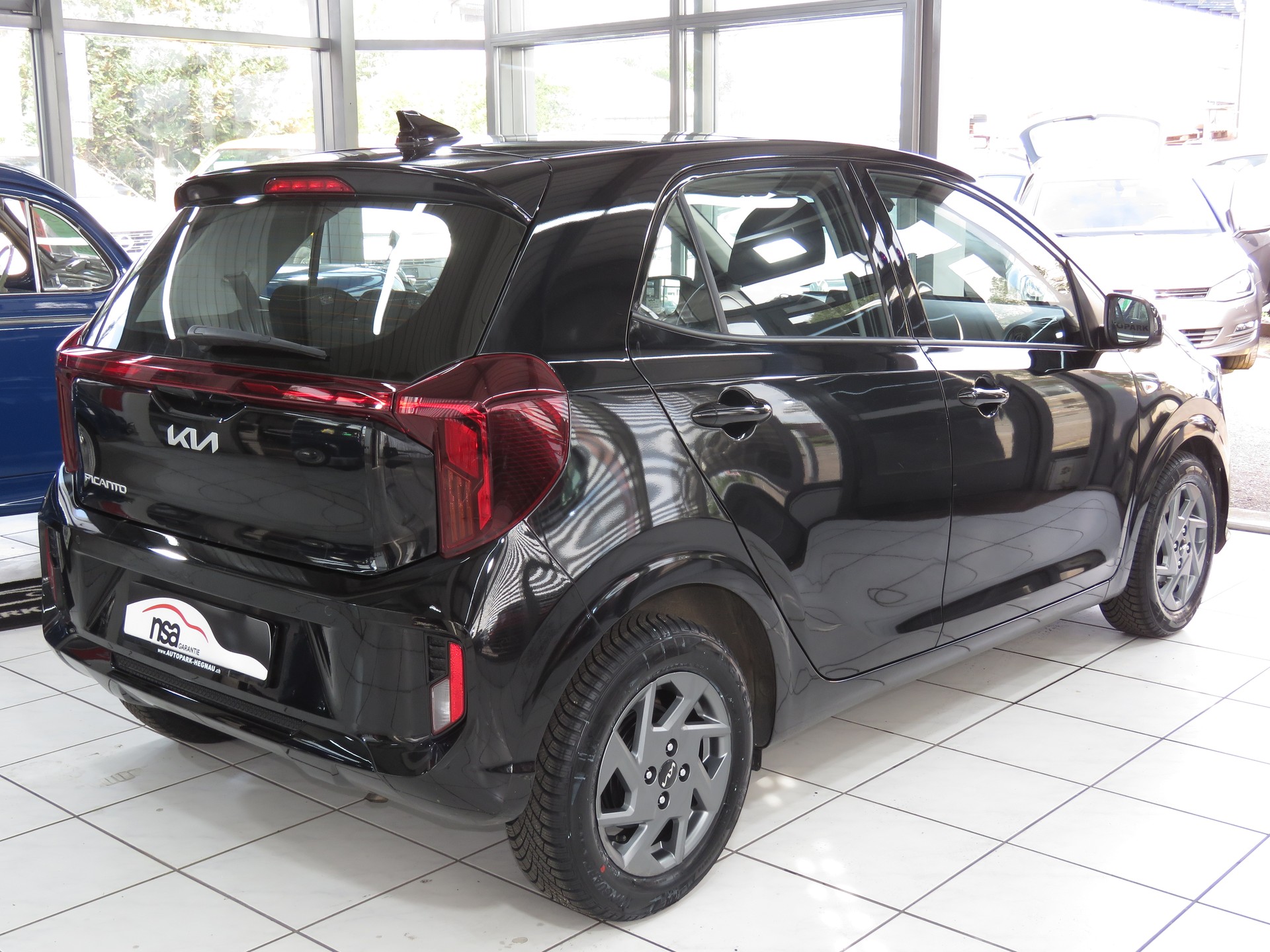 KIA Picanto 1.0 CVVT First Edition Automat-image-3