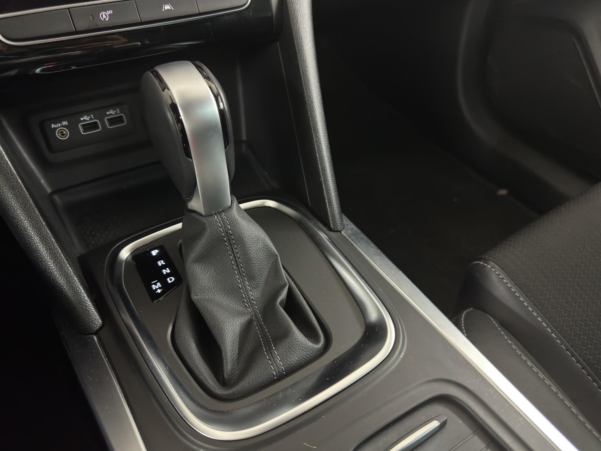 RENAULT Mégane Berline 1.3 16V Turbo Intens EDC-image-21