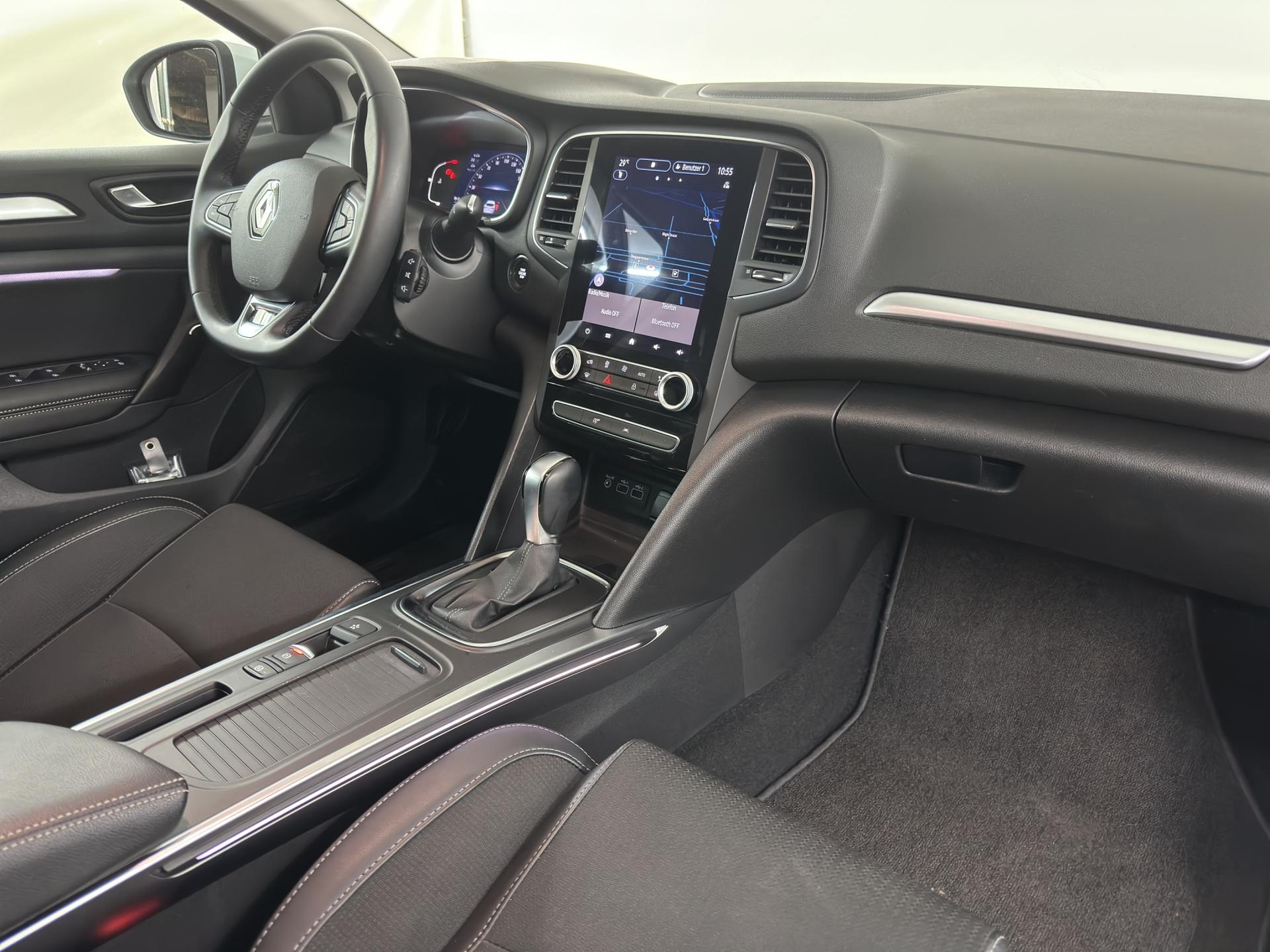 RENAULT Mégane Berline 1.3 16V Turbo Intens EDC-image-18
