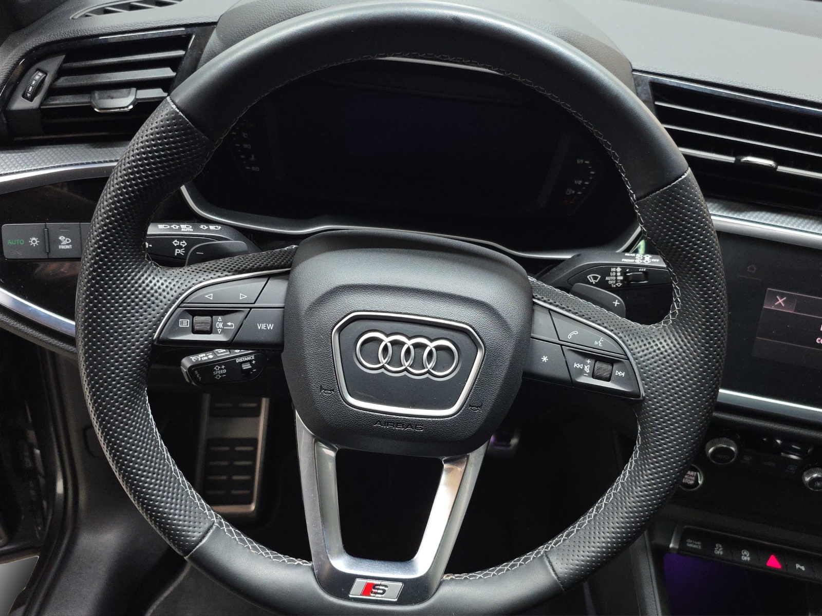 AUDI Q3 Sportback 35 TFSI S line Attraction S-tronic-image-9