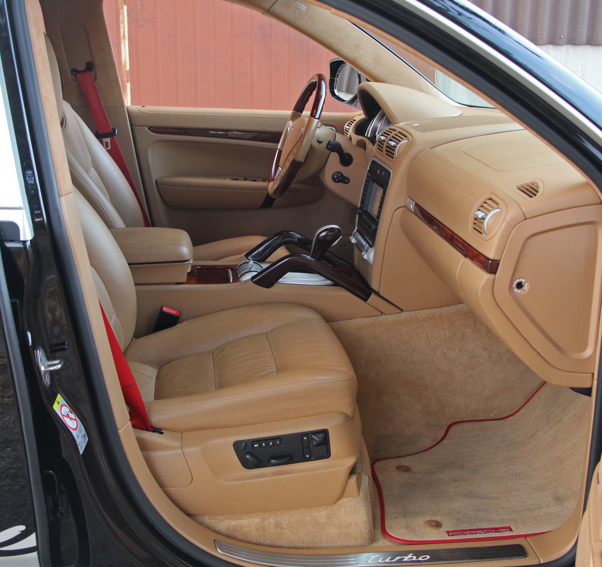 PORSCHE Cayenne Turbo (Pack Performance d'usine)-image-10