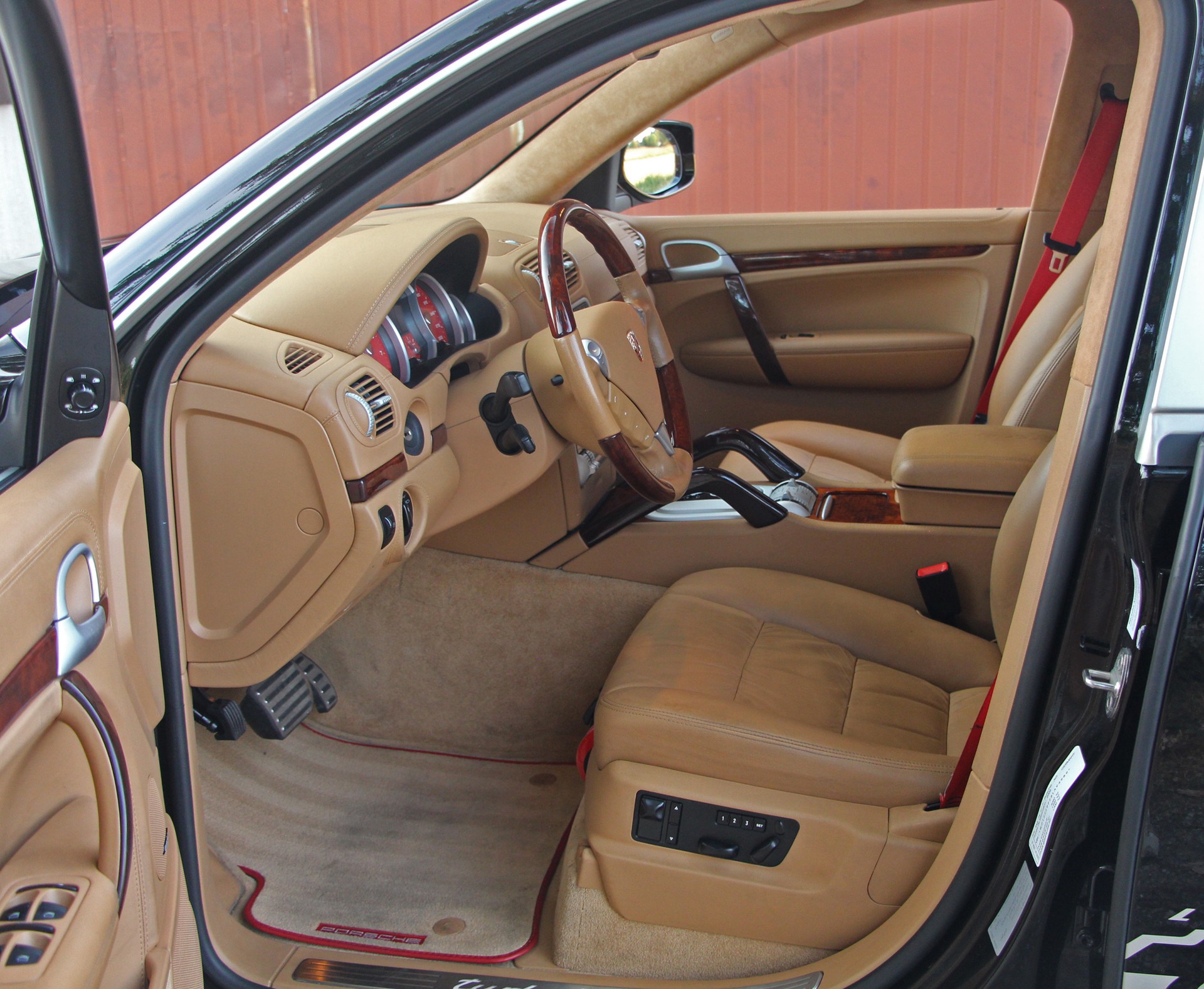 PORSCHE Cayenne Turbo (Pack Performance d'usine)-image-7