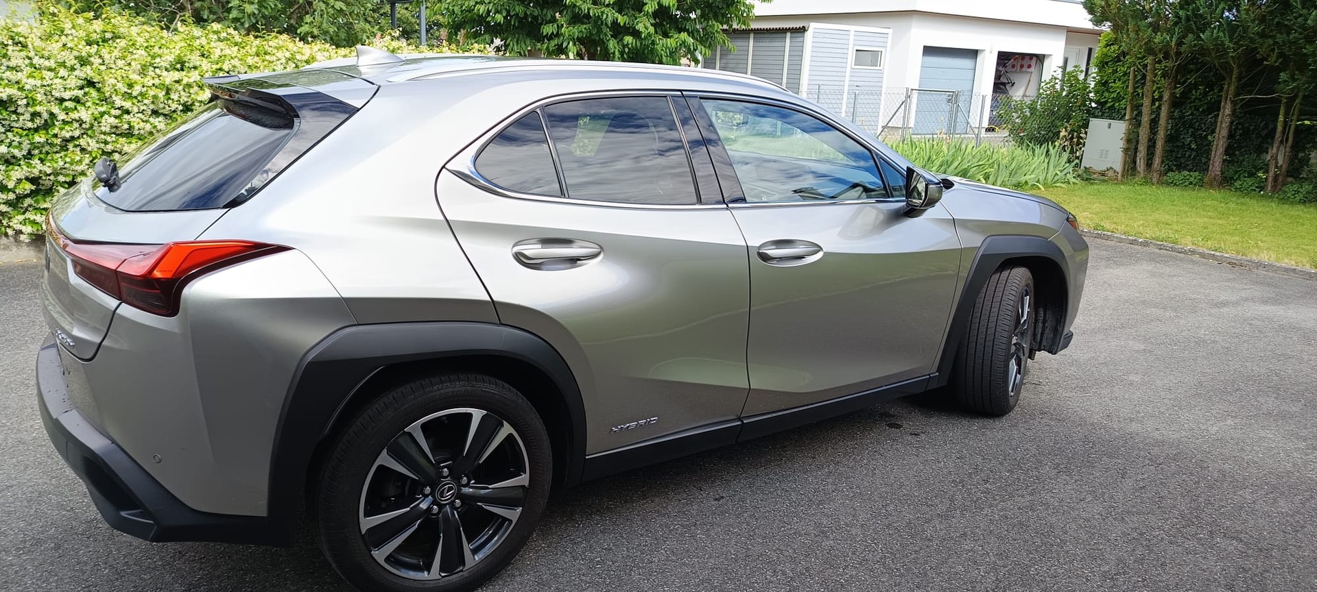 LEXUS 250h Excellence Launch Edition-image-1