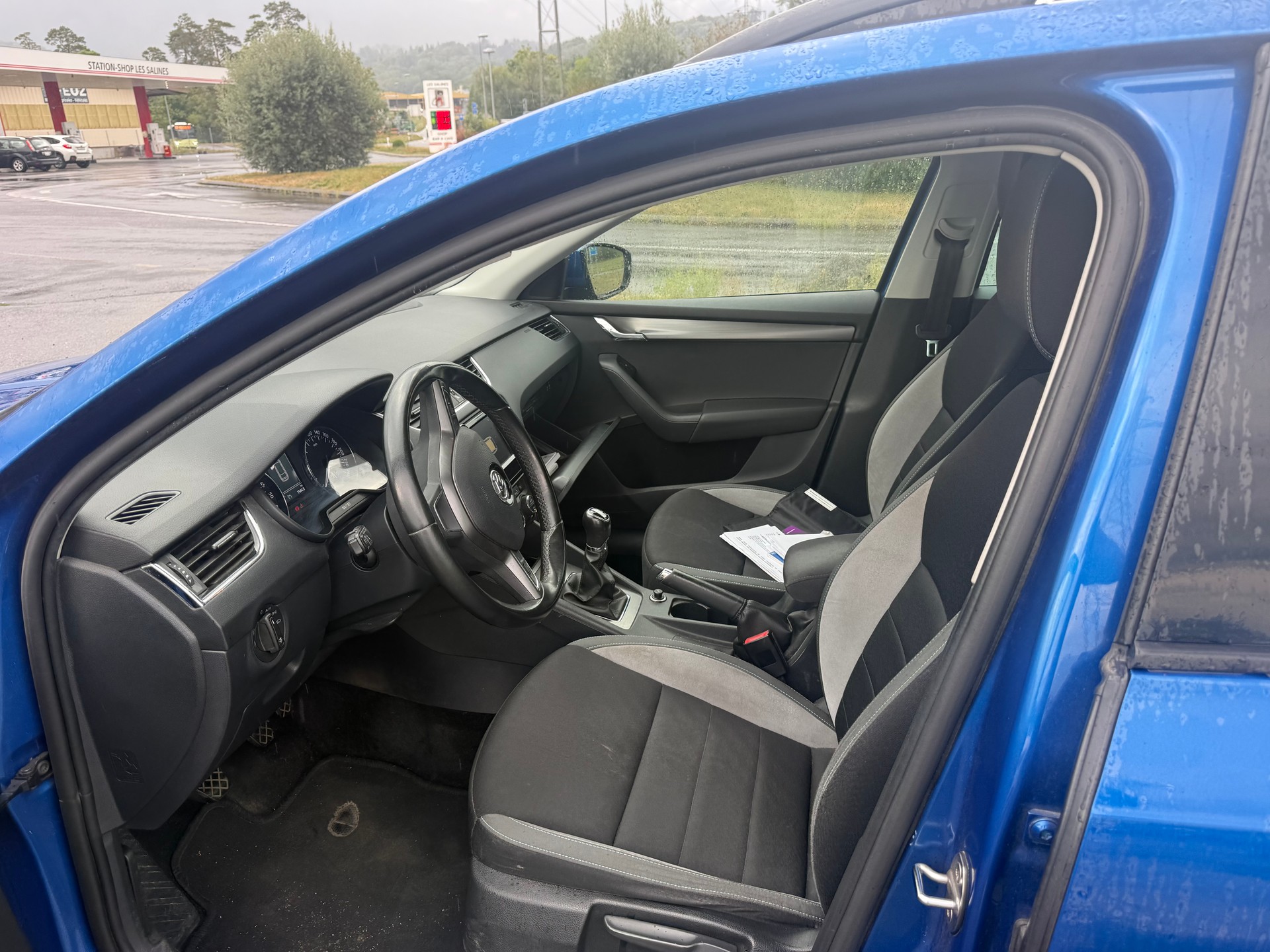 SKODA Octavia Combi 1.6 TDI Swiss Joy 4x4-image-7