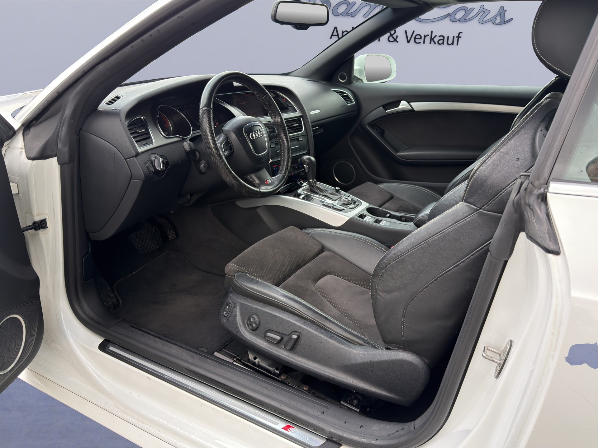AUDI A5 Cabriolet 2.0 TFSI quattro S-tronic-image-12
