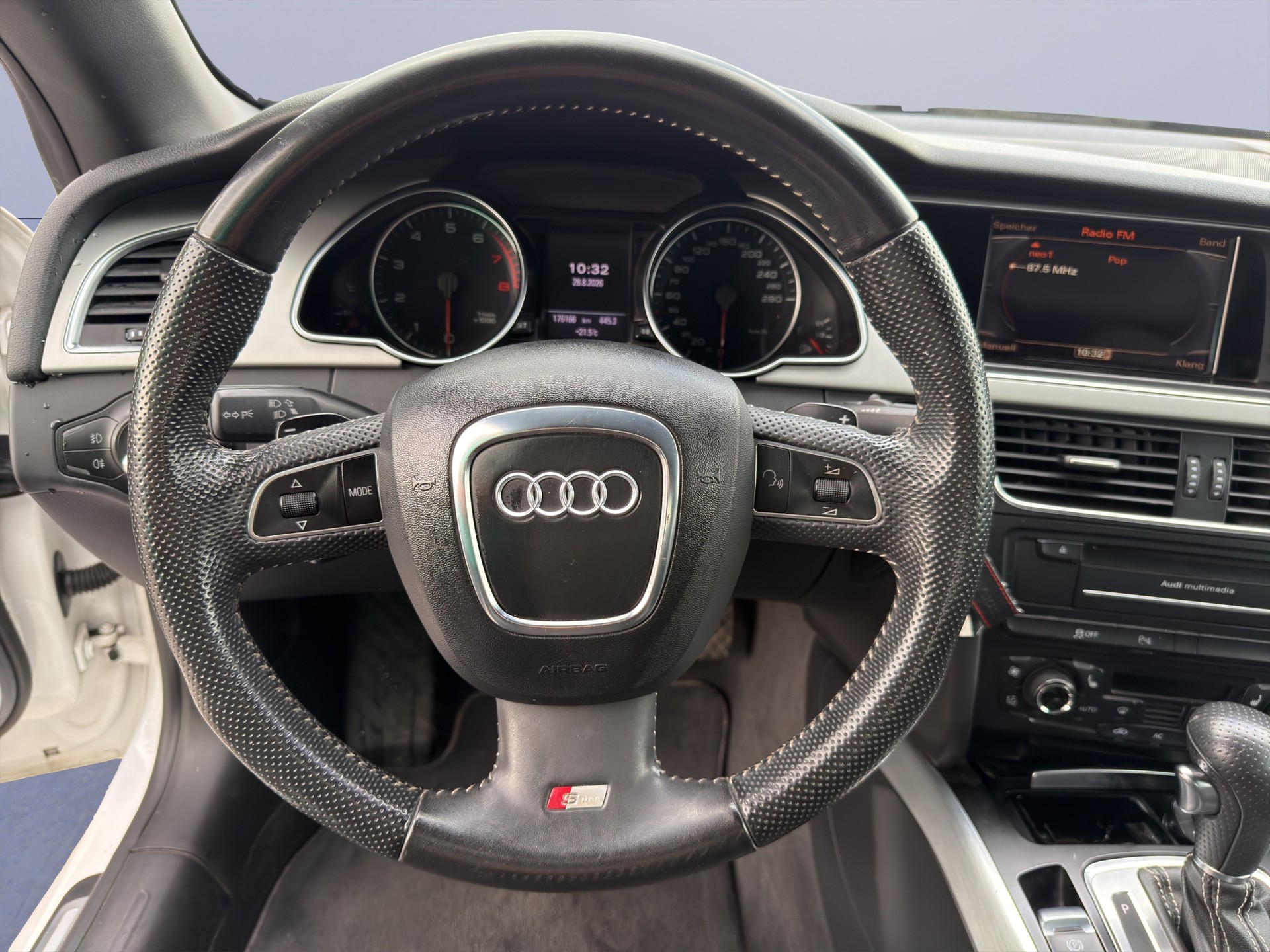 AUDI A5 Cabriolet 2.0 TFSI quattro S-tronic-image-10