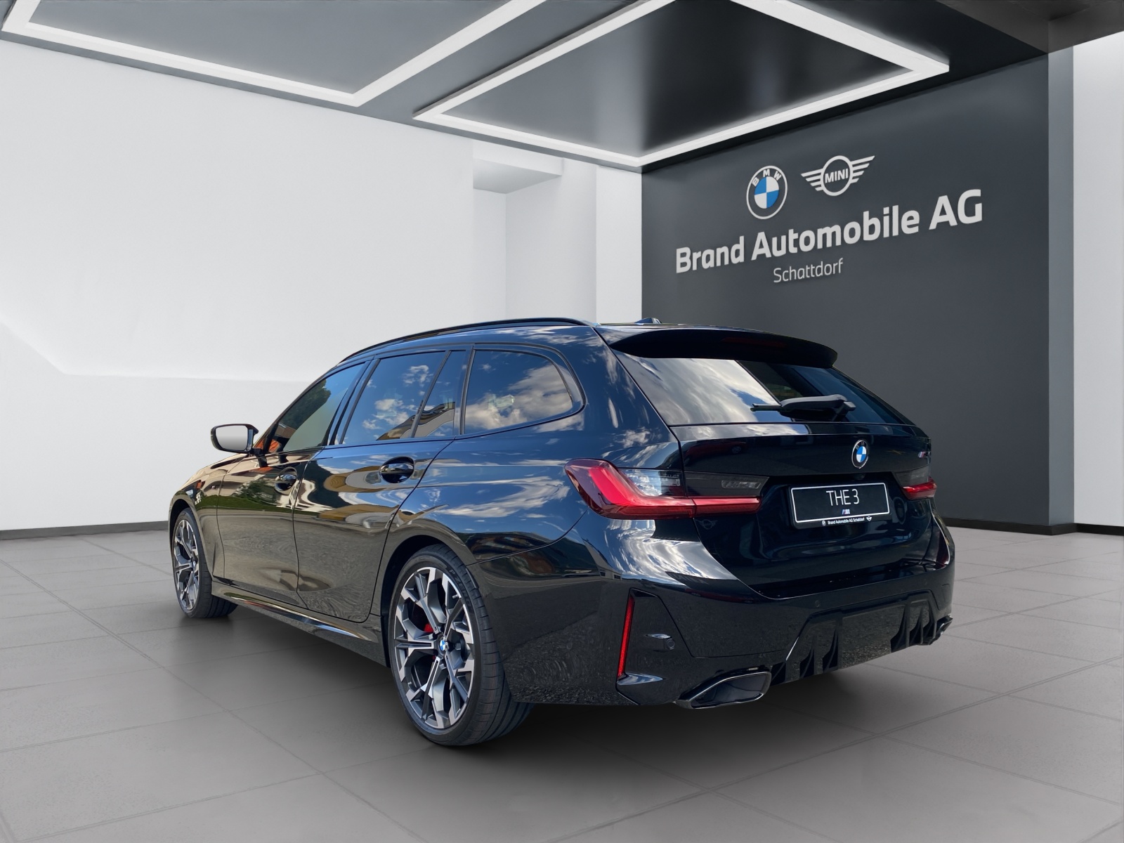 BMW M340i xDrive Touring-image-2