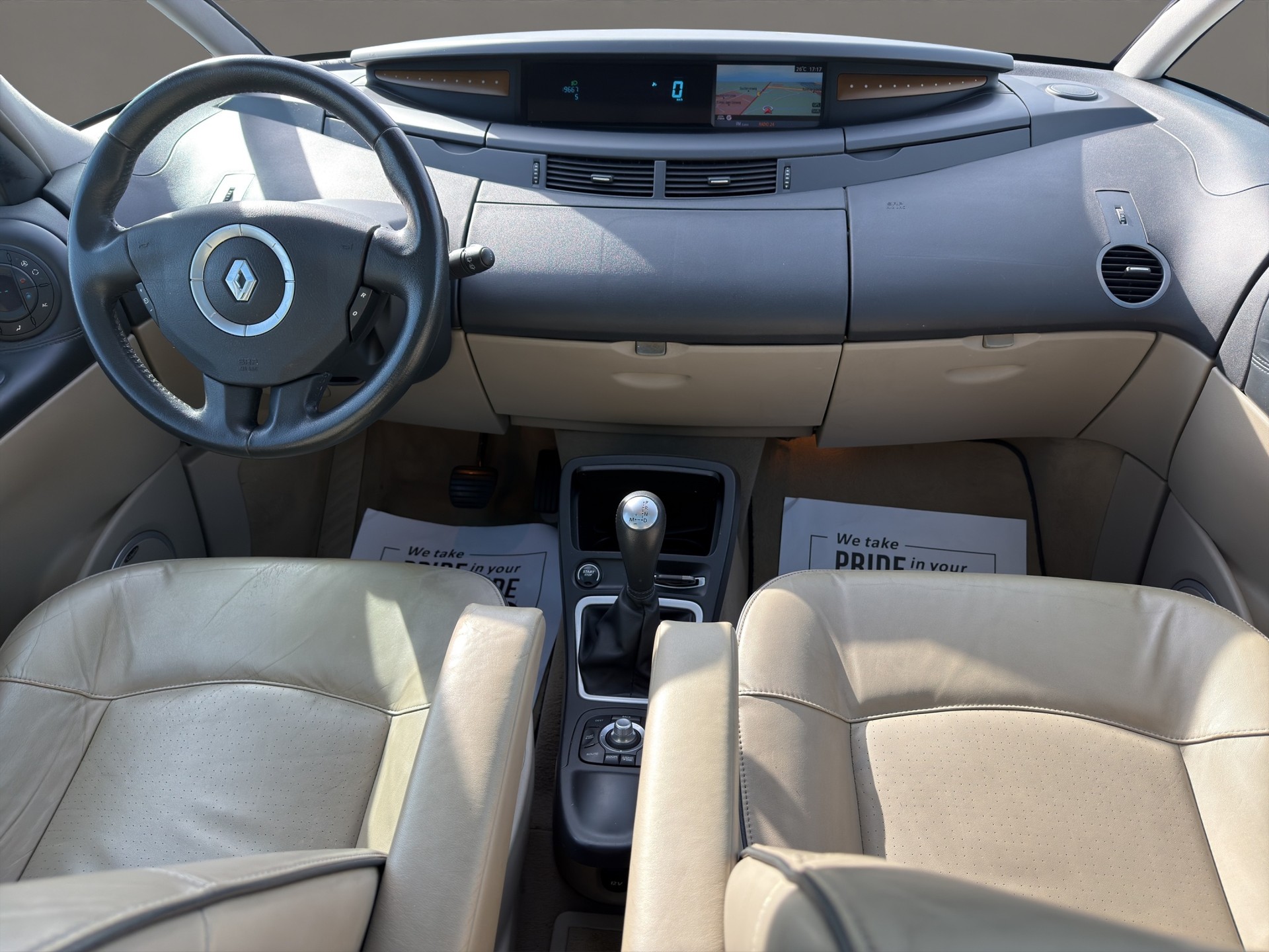 RENAULT Grand Espace 3.5 V6 Initiale Automatic 7 Plätze-image-10