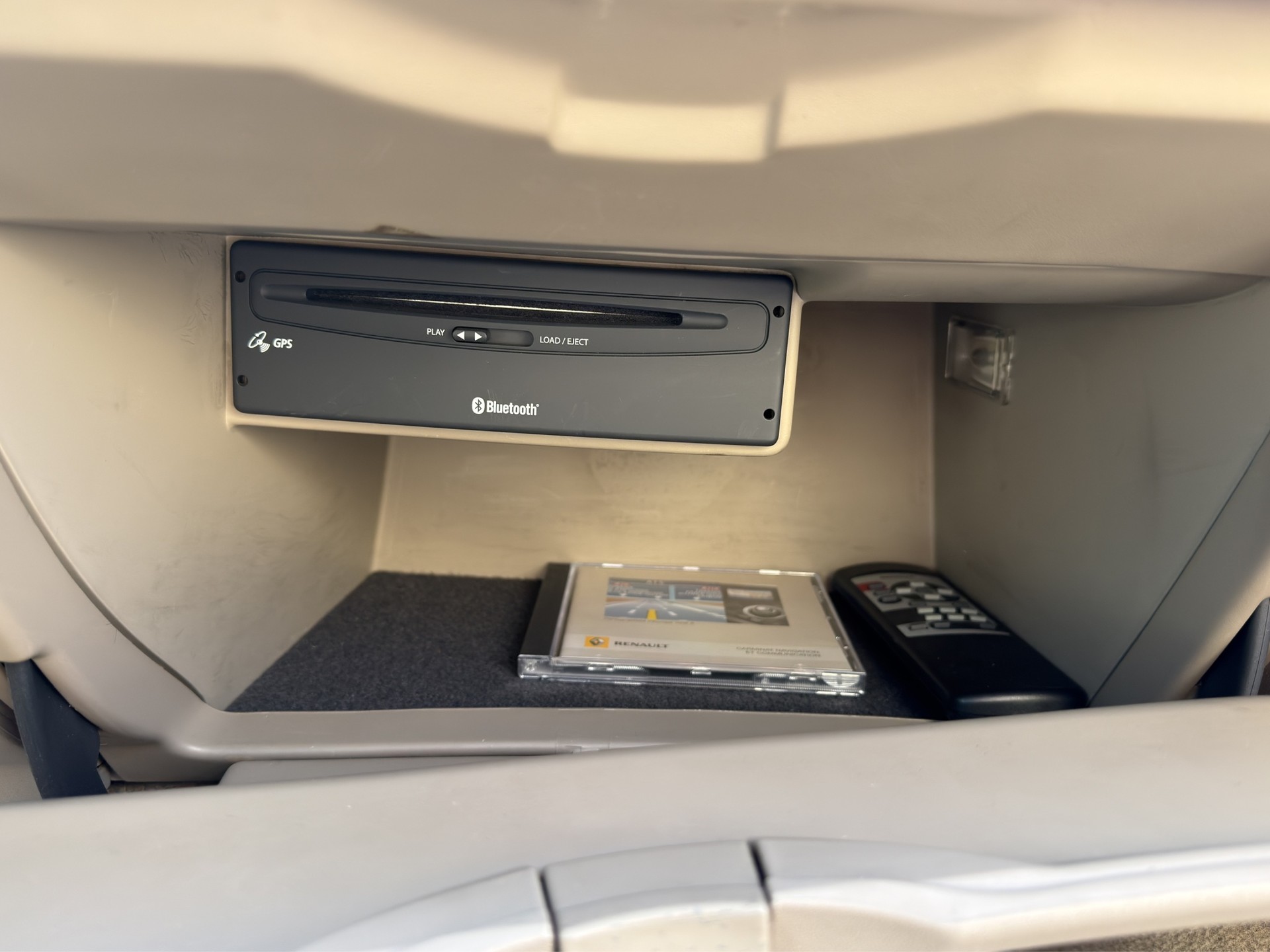 RENAULT Grand Espace 3.5 V6 Initiale Automatic 7 Plätze-image-18