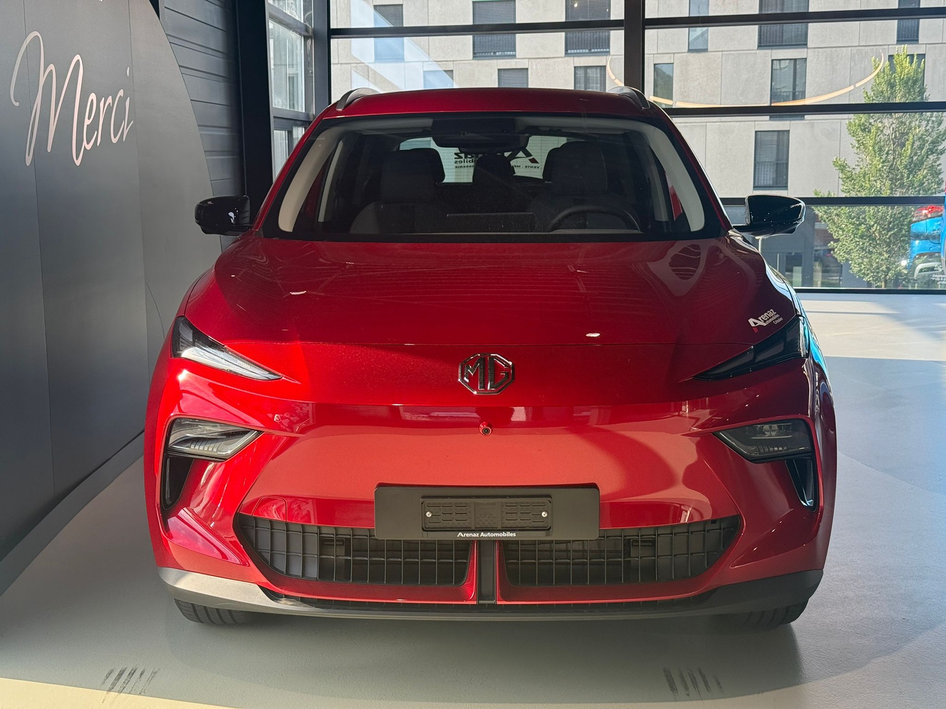 MG S5 EV 64kWh Luxury-showroom-element-1
