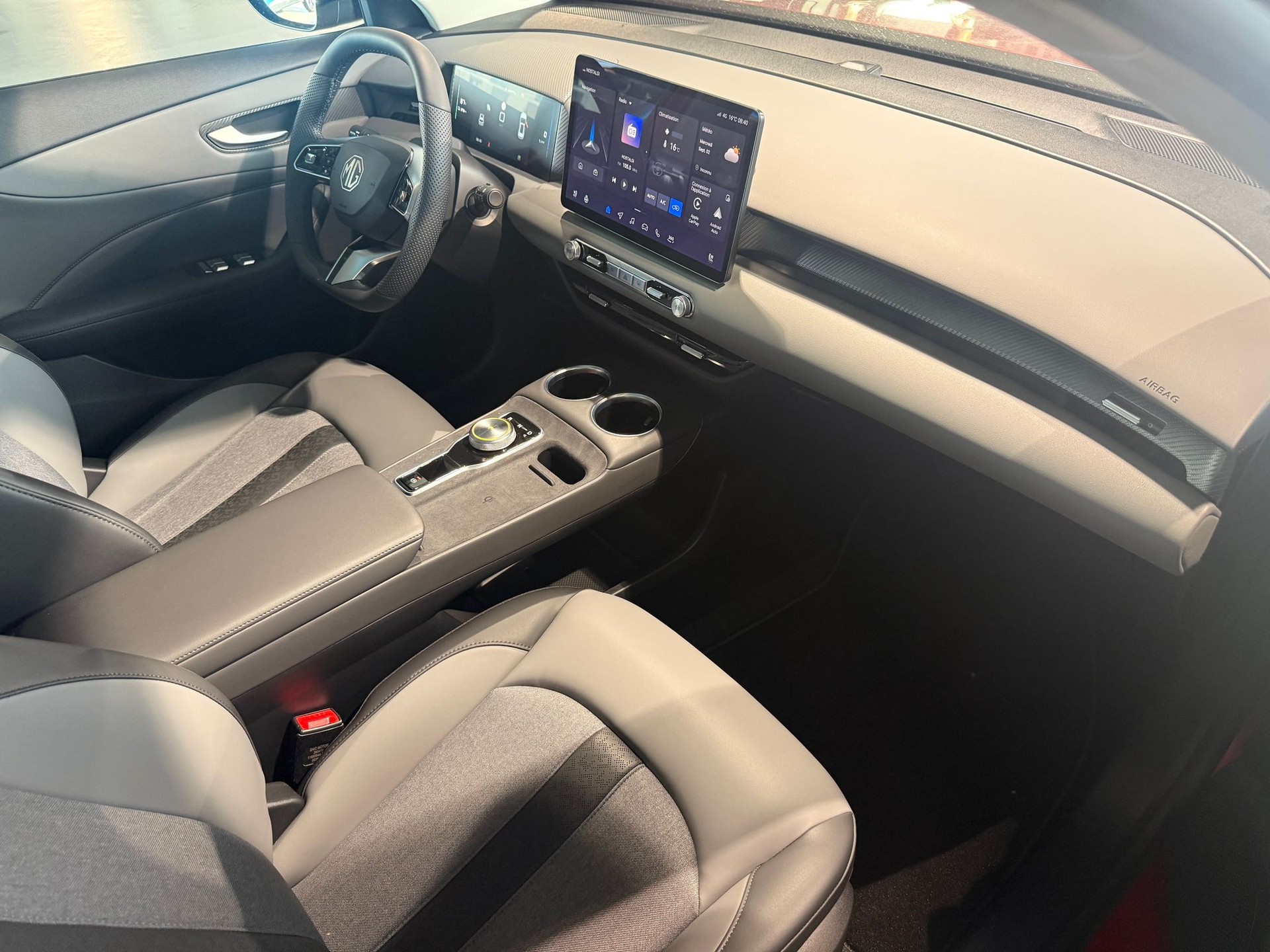 MG S5 EV 64kWh Luxury-image-12