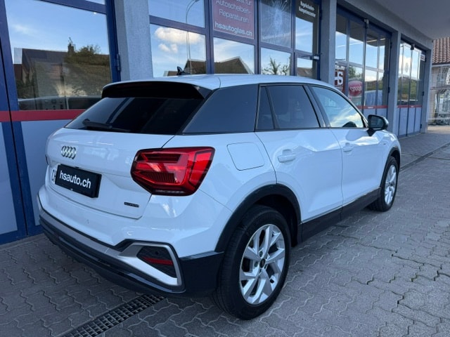 AUDI Q2 35 TDI S line quattro S-tronic-image-2