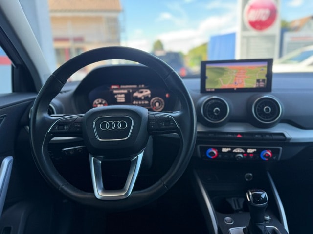 AUDI Q2 35 TDI S line quattro S-tronic-image-4