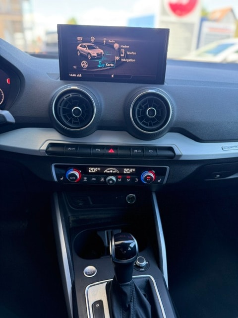 AUDI Q2 35 TDI S line quattro S-tronic-image-12