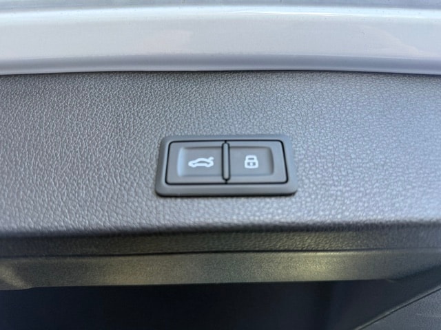 AUDI Q2 35 TDI S line quattro S-tronic-image-6