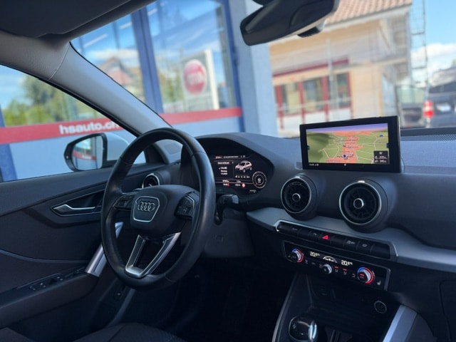 AUDI Q2 35 TDI S line quattro S-tronic-image-10