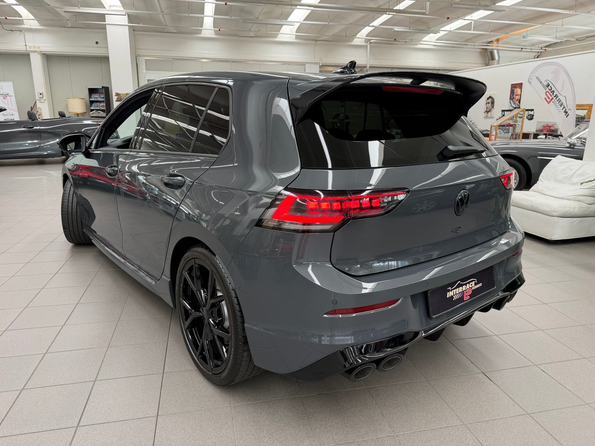 VW Golf 2.0 TSI R DSG 4 Motion-image-4