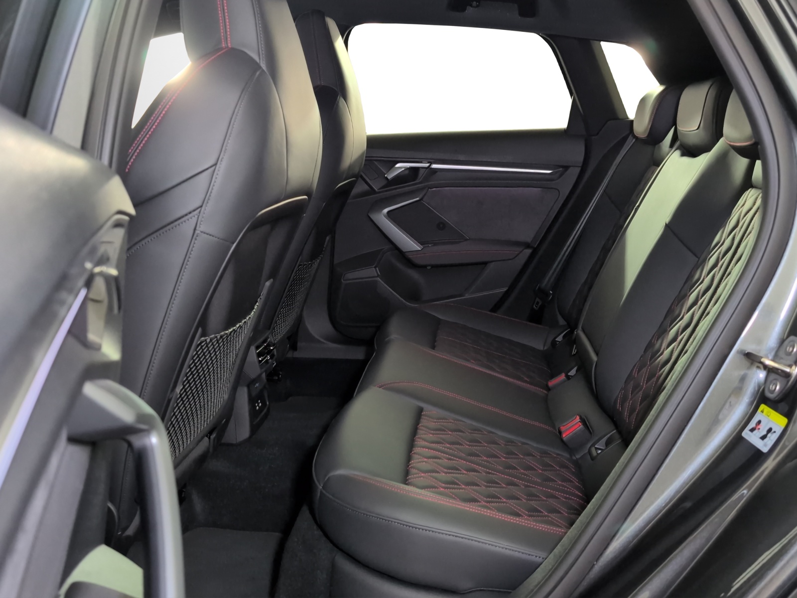 AUDI A3 Sportback TFSI 150 kW quattro S line S tronic-image-7