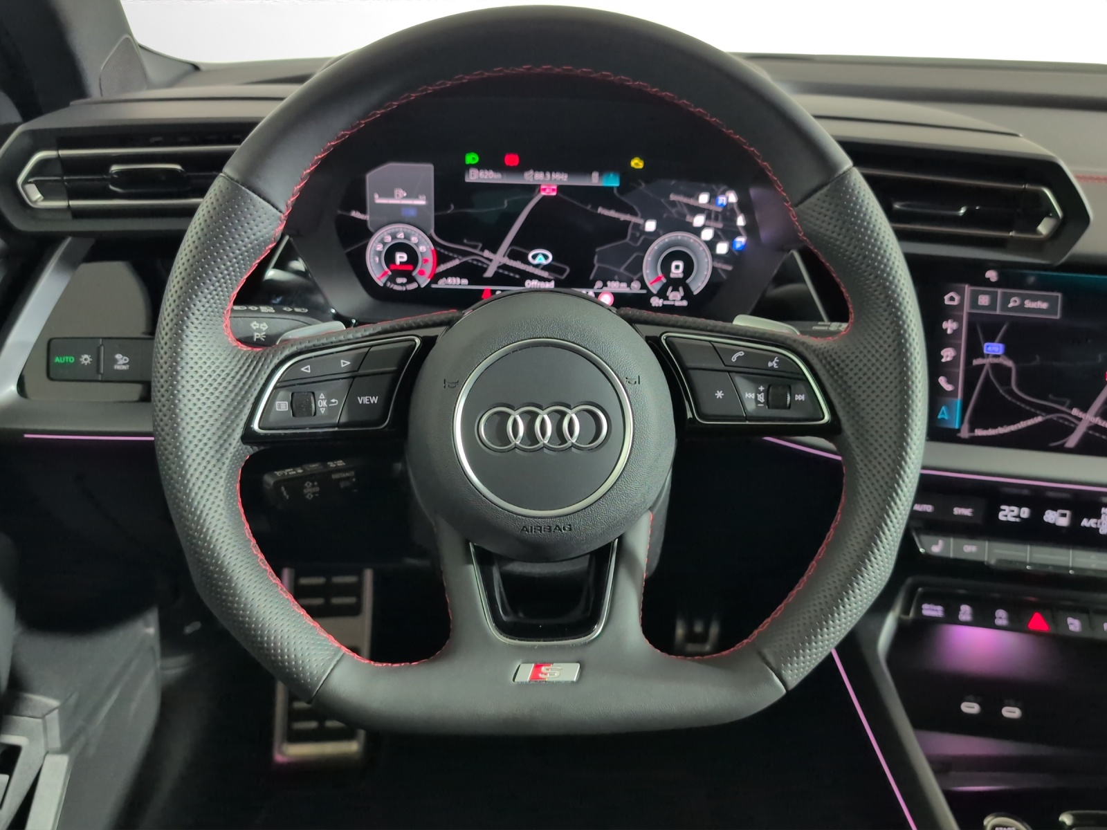 AUDI A3 Sportback TFSI 150 kW quattro S line S tronic-image-11