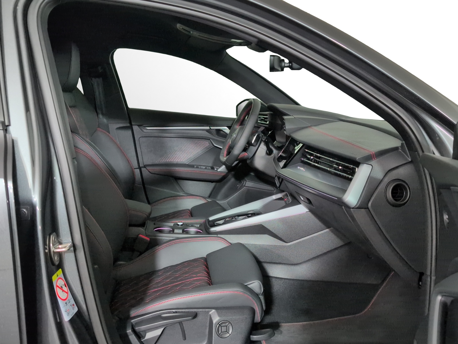 AUDI A3 Sportback TFSI 150 kW quattro S line S tronic-image-6