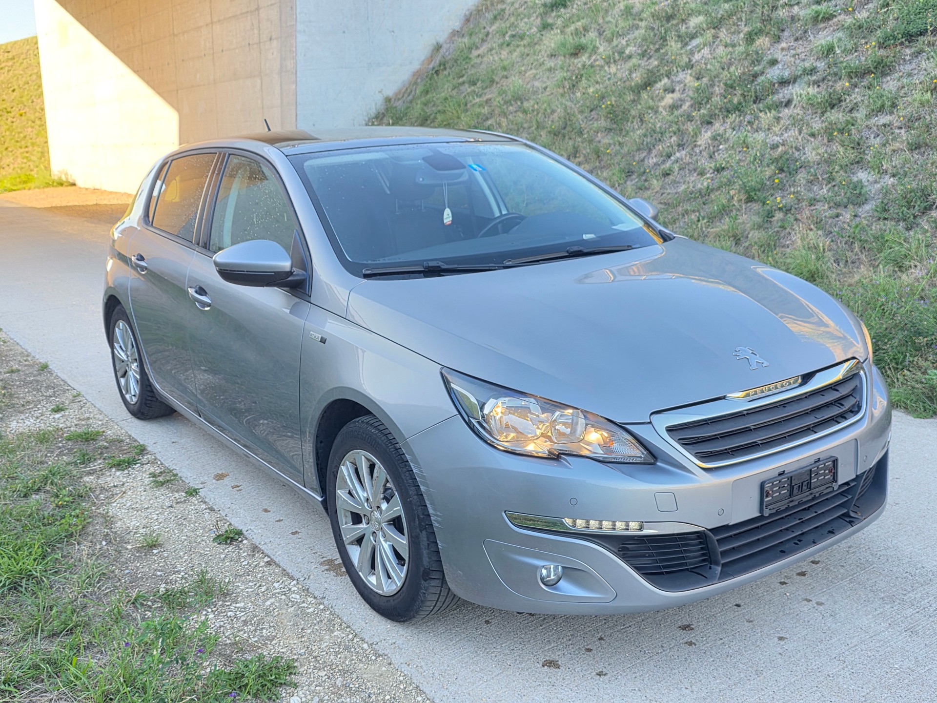PEUGEOT 308 1.2 THP Style-image-2