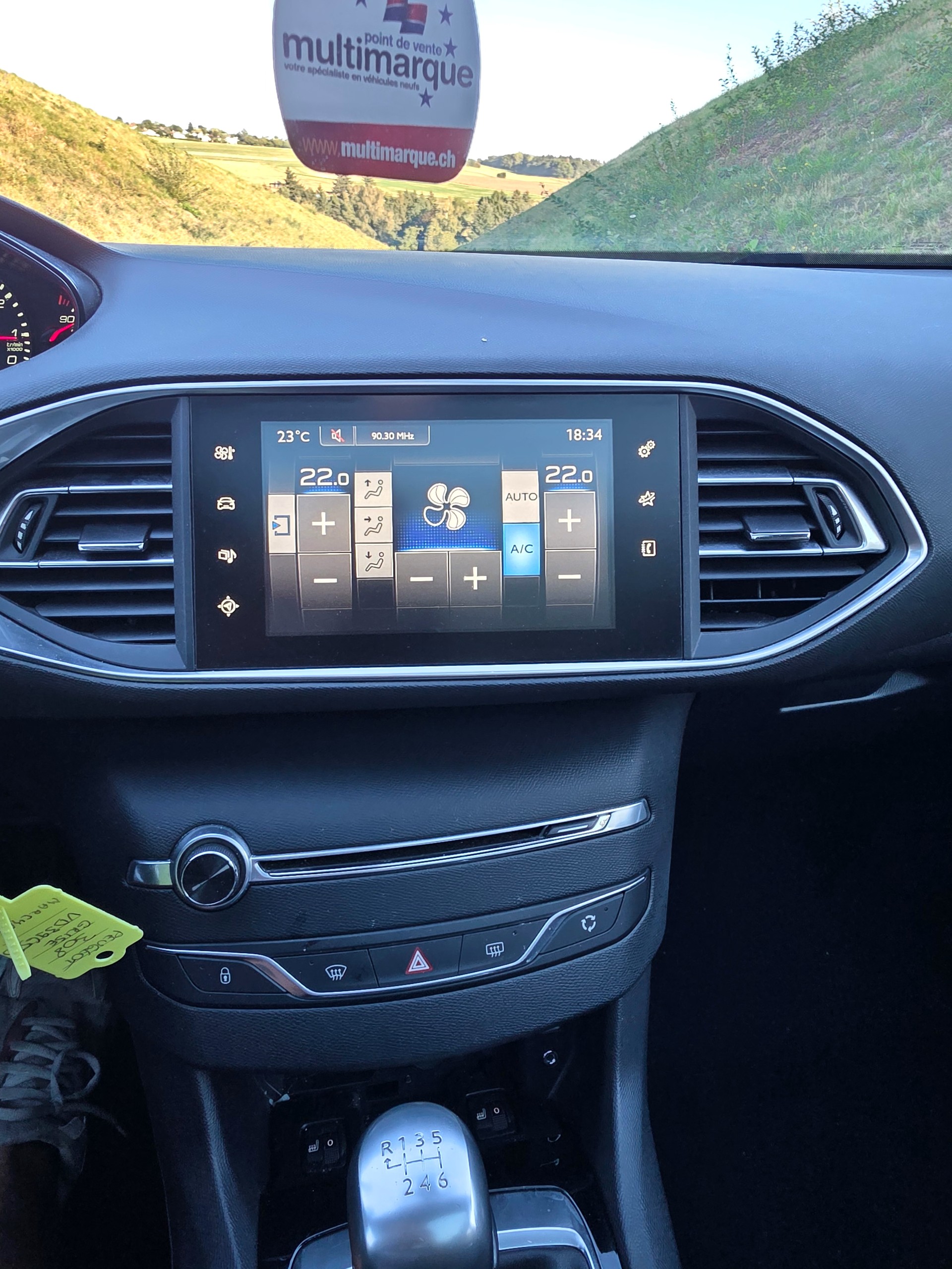 PEUGEOT 308 1.2 THP Style-image-10