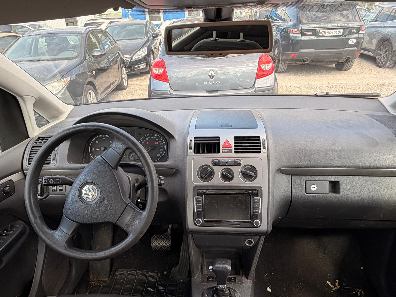 VW Touran 2.0 TDI Trendline-image-3