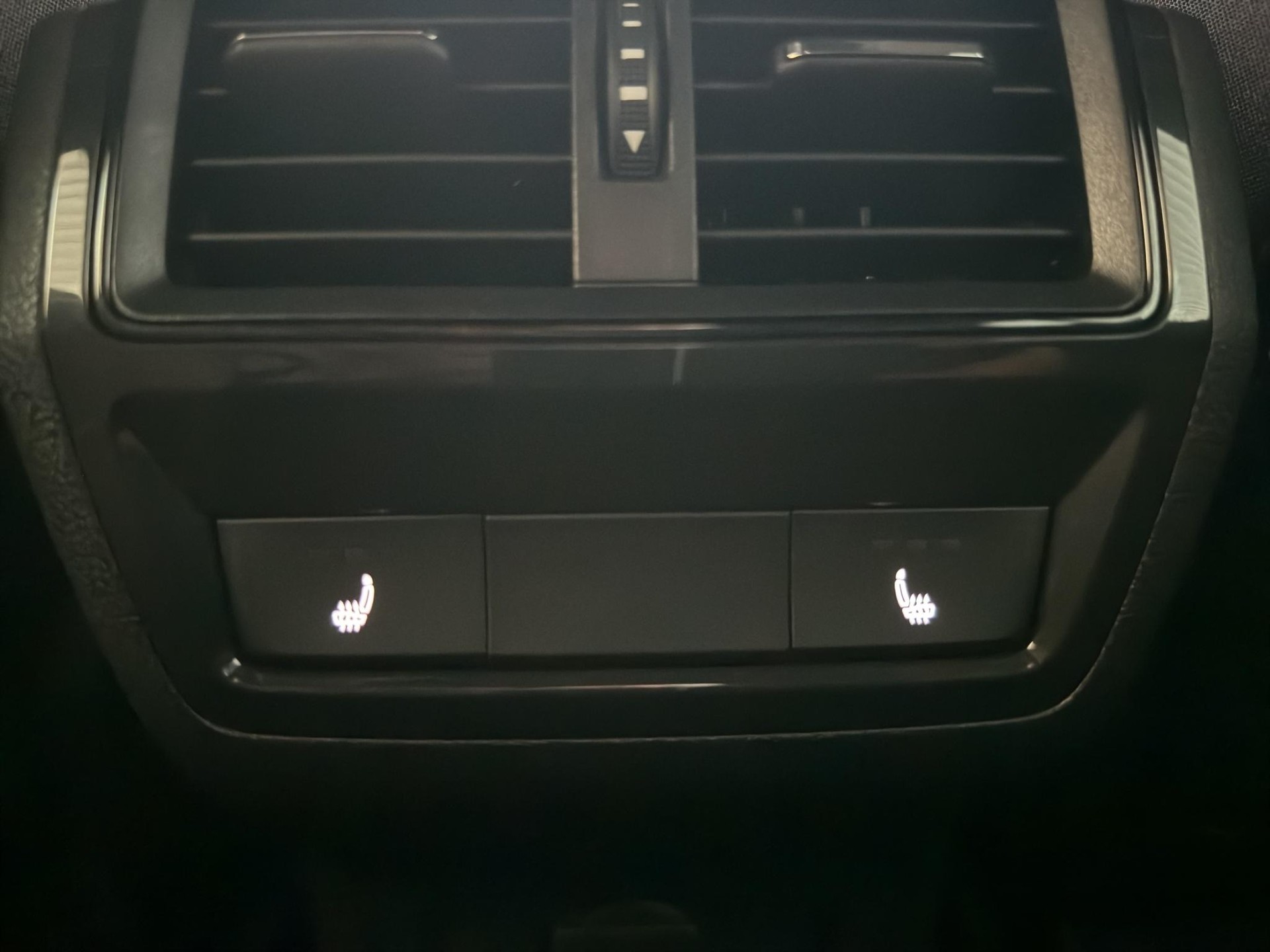 SKODA Karoq 1.5 TSI SportLine DSG-image-18
