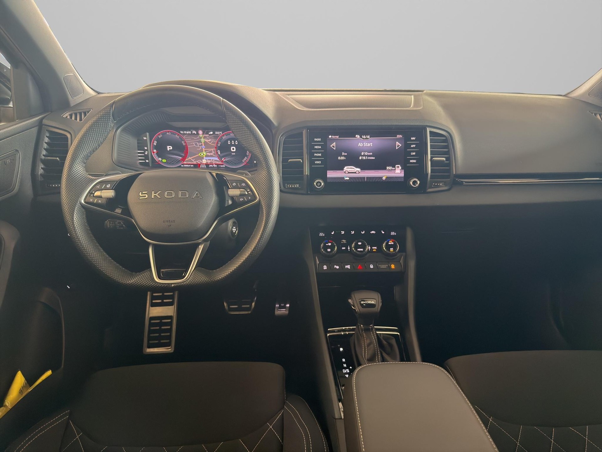 SKODA Karoq 1.5 TSI SportLine DSG-image-12