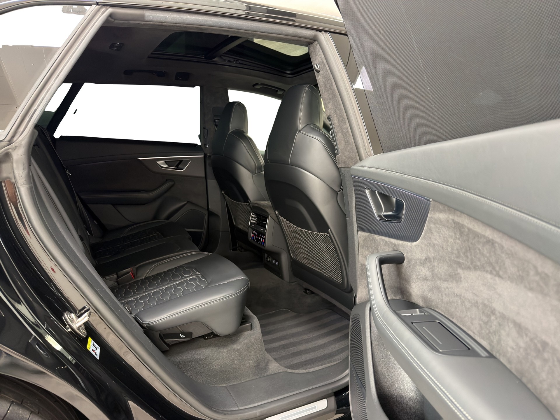 AUDI RSQ8 quattro tiptronic-image-9