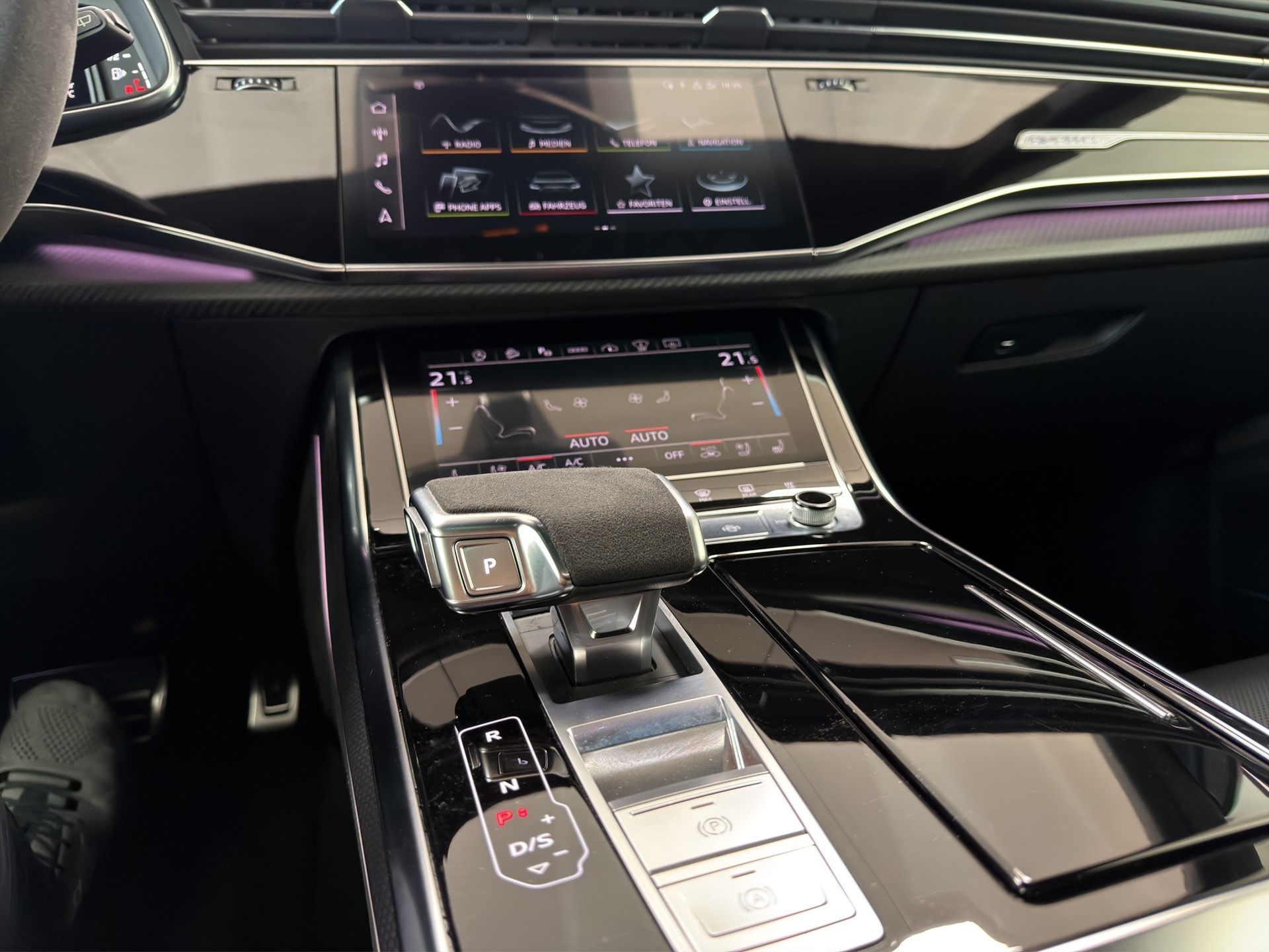 AUDI RSQ8 quattro tiptronic-image-24