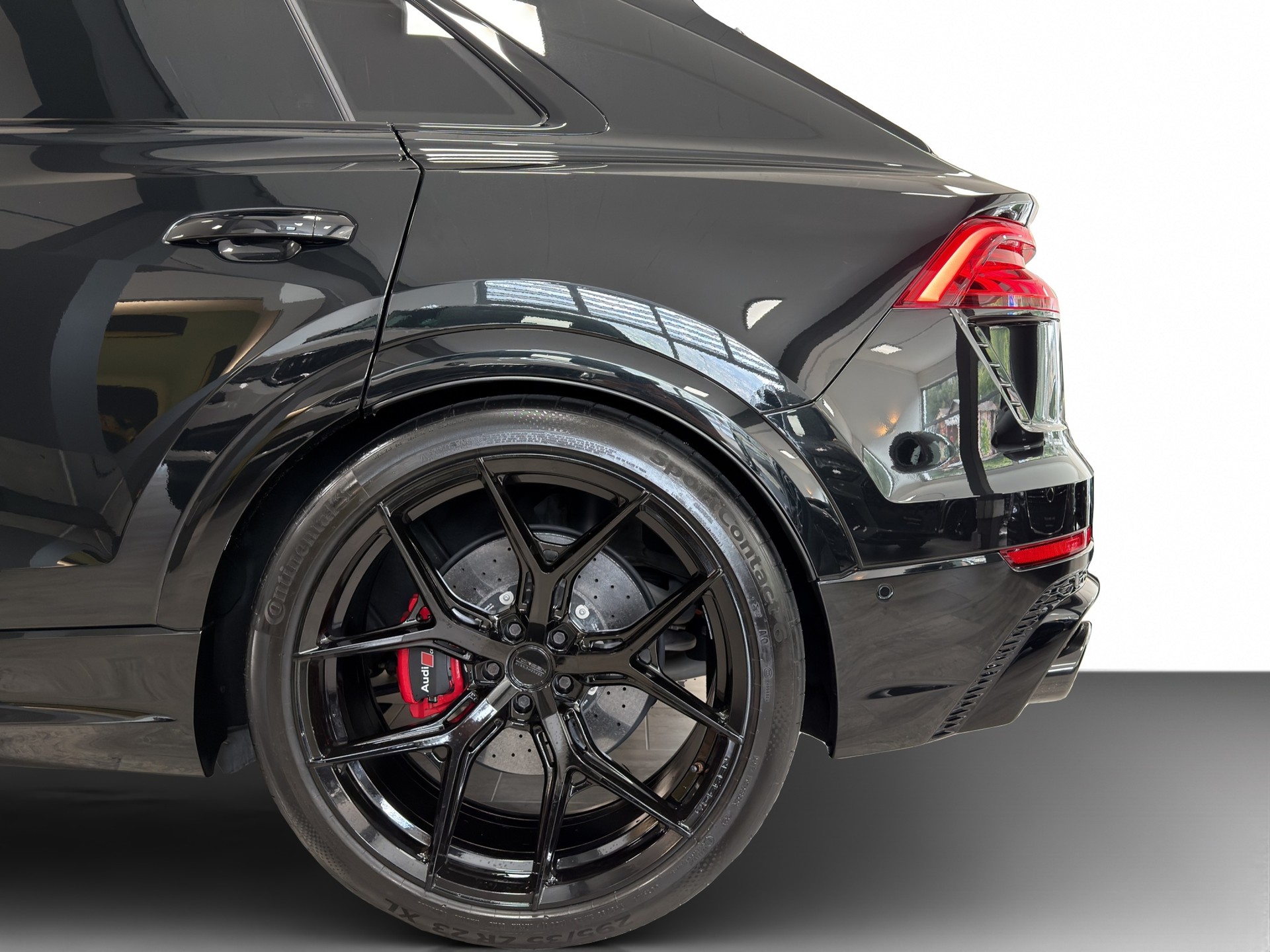 AUDI RSQ8 quattro tiptronic-image-15
