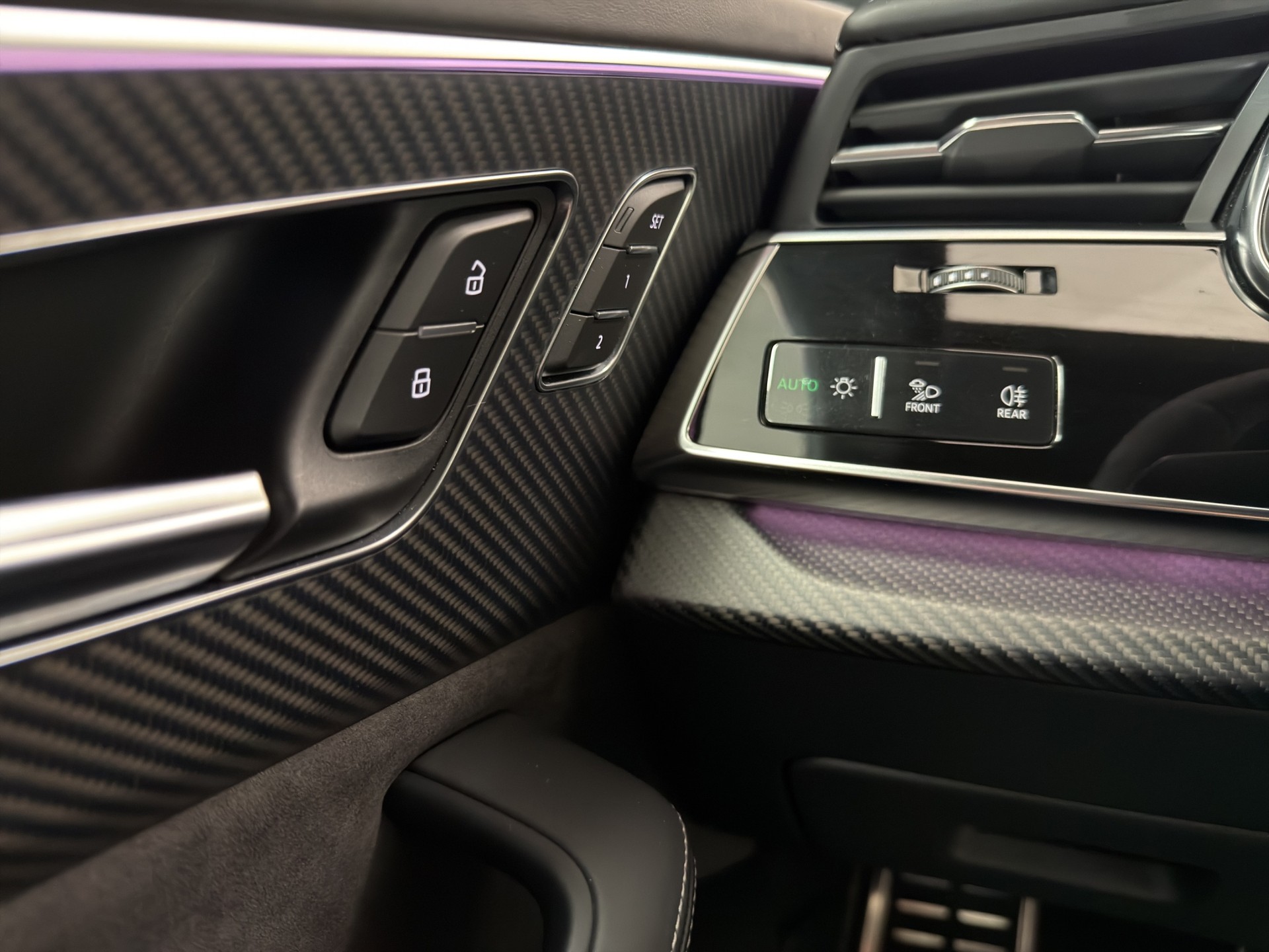 AUDI RSQ8 quattro tiptronic-image-28