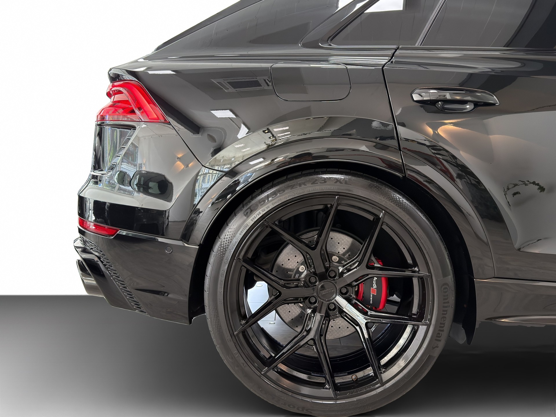 AUDI RSQ8 quattro tiptronic-image-11