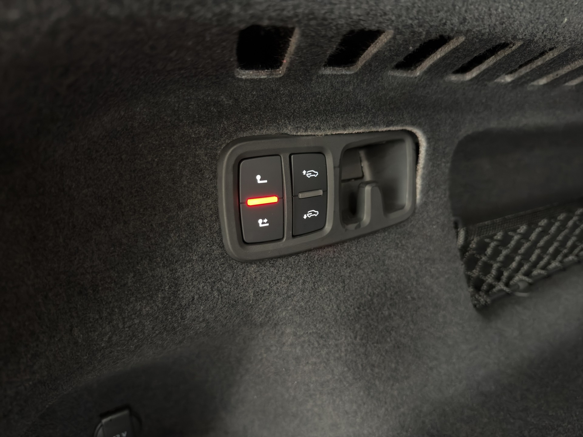 AUDI RSQ8 quattro tiptronic-image-29