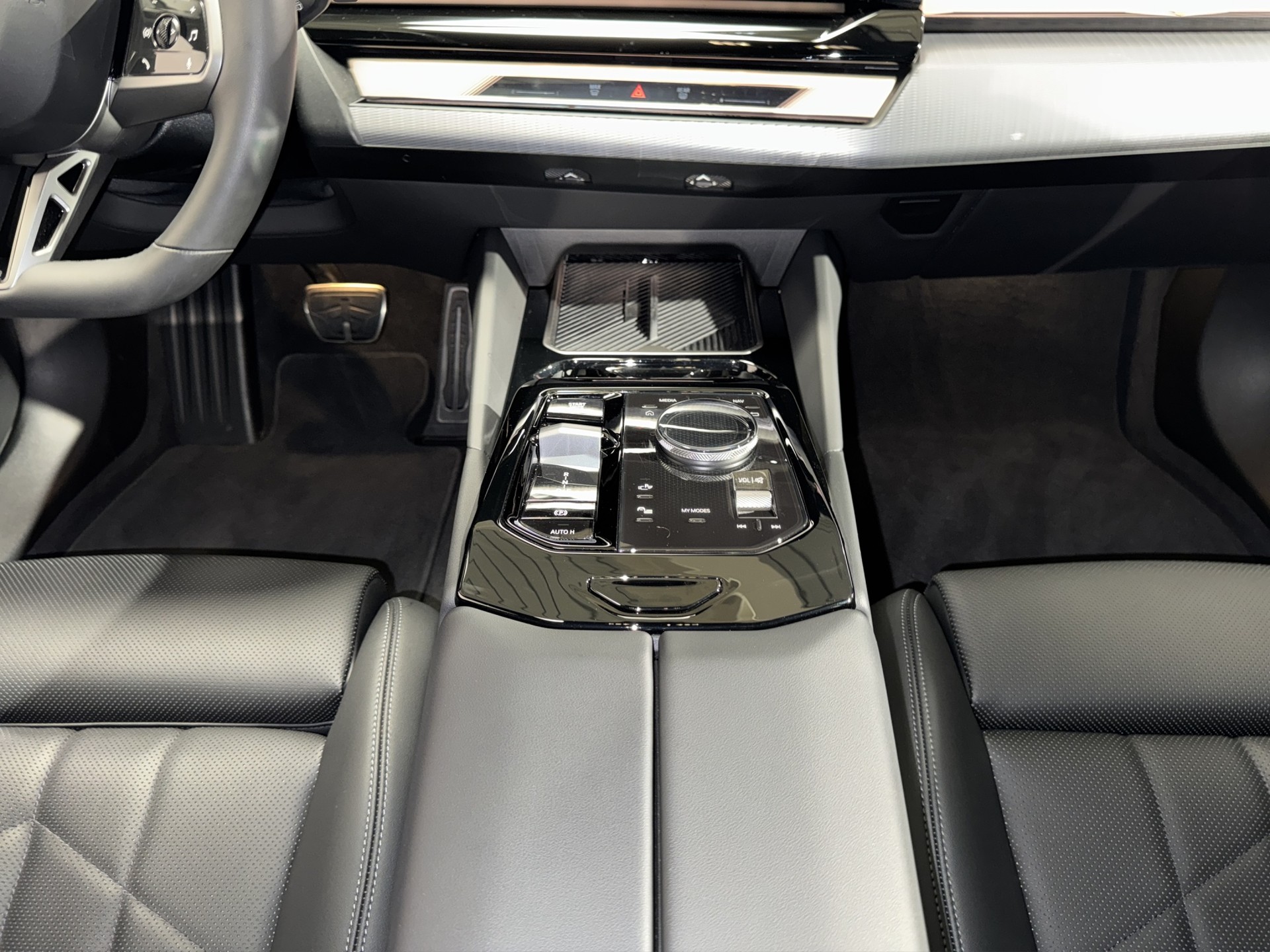 BMW 520d xDrive Touring M Sport-image-18