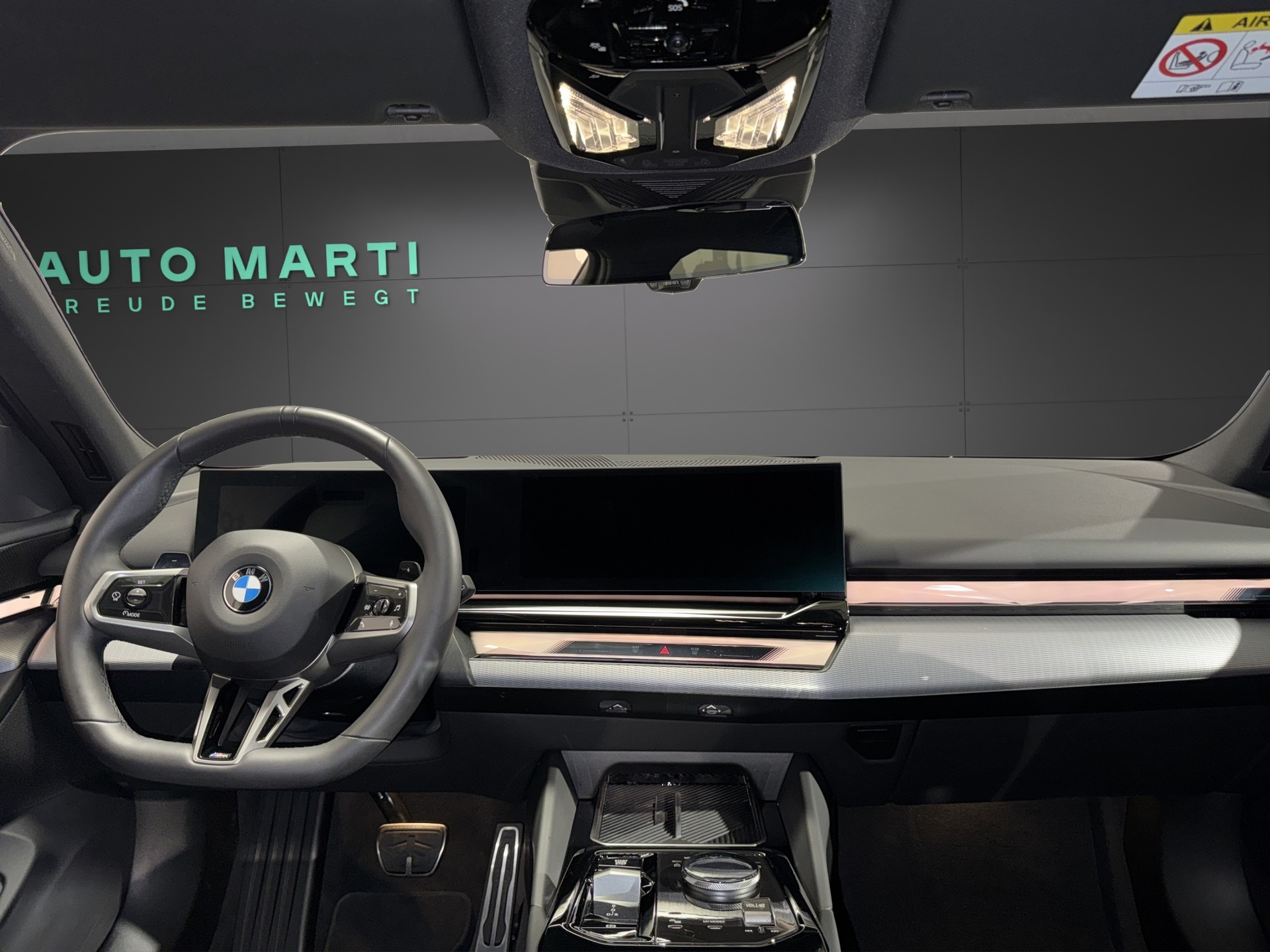 BMW 520d xDrive Touring M Sport-image-19