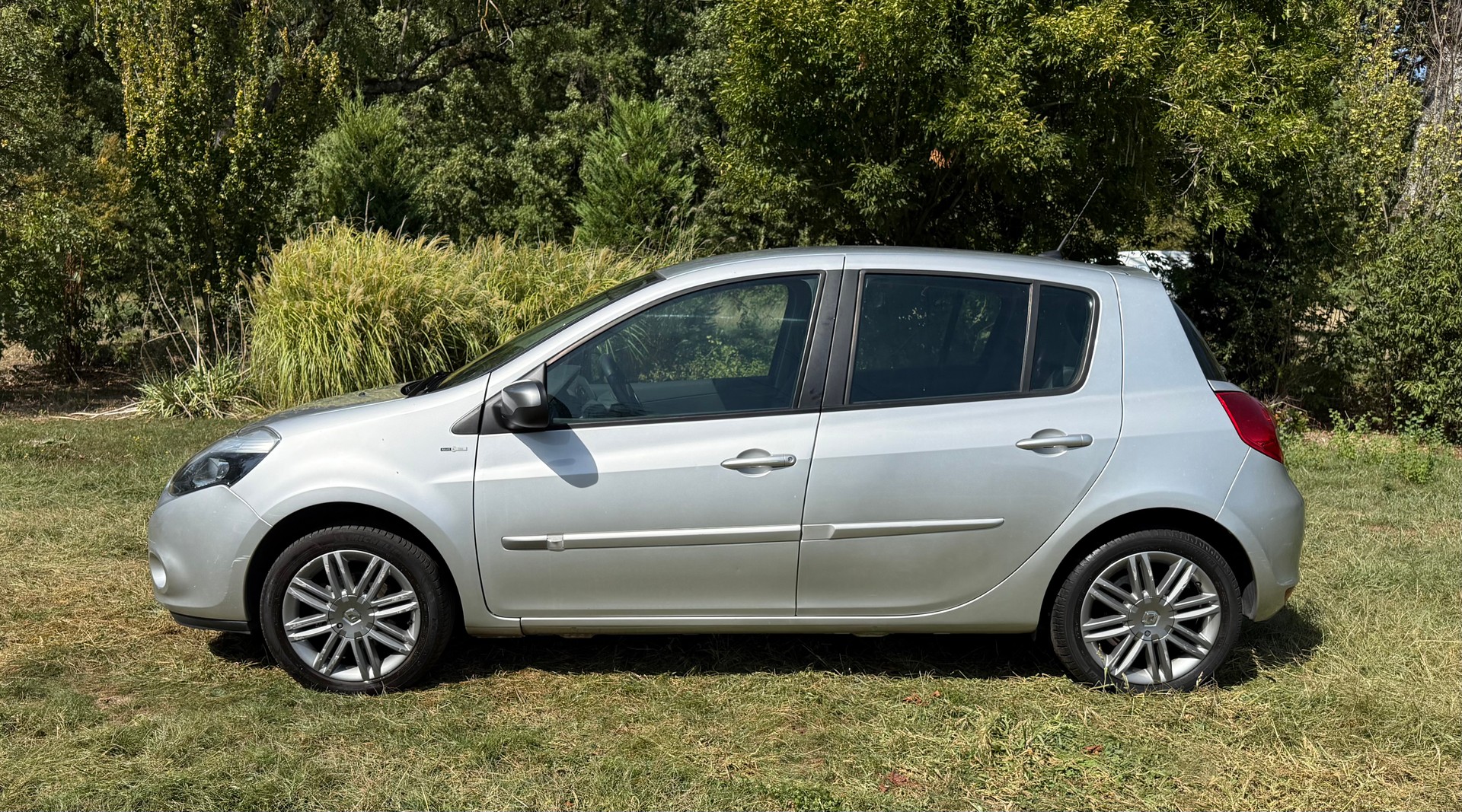 RENAULT Clio 1.6 16V Night&Day Automatic-image-7