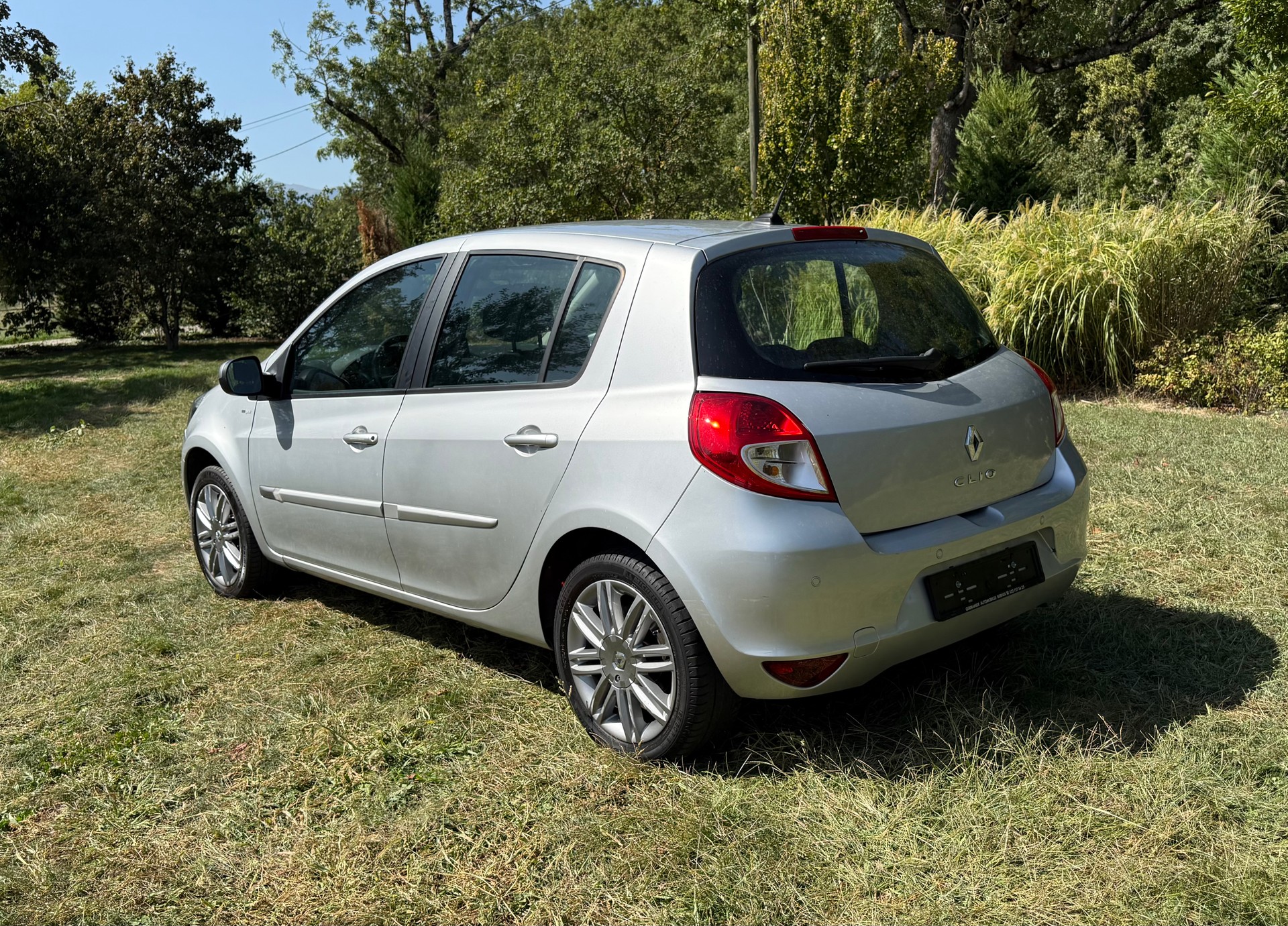RENAULT Clio 1.6 16V Night&Day Automatic-image-5