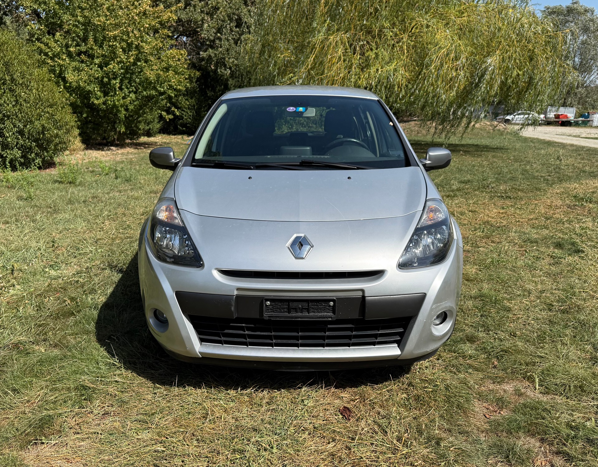 RENAULT Clio 1.6 16V Night&Day Automatic-image-1