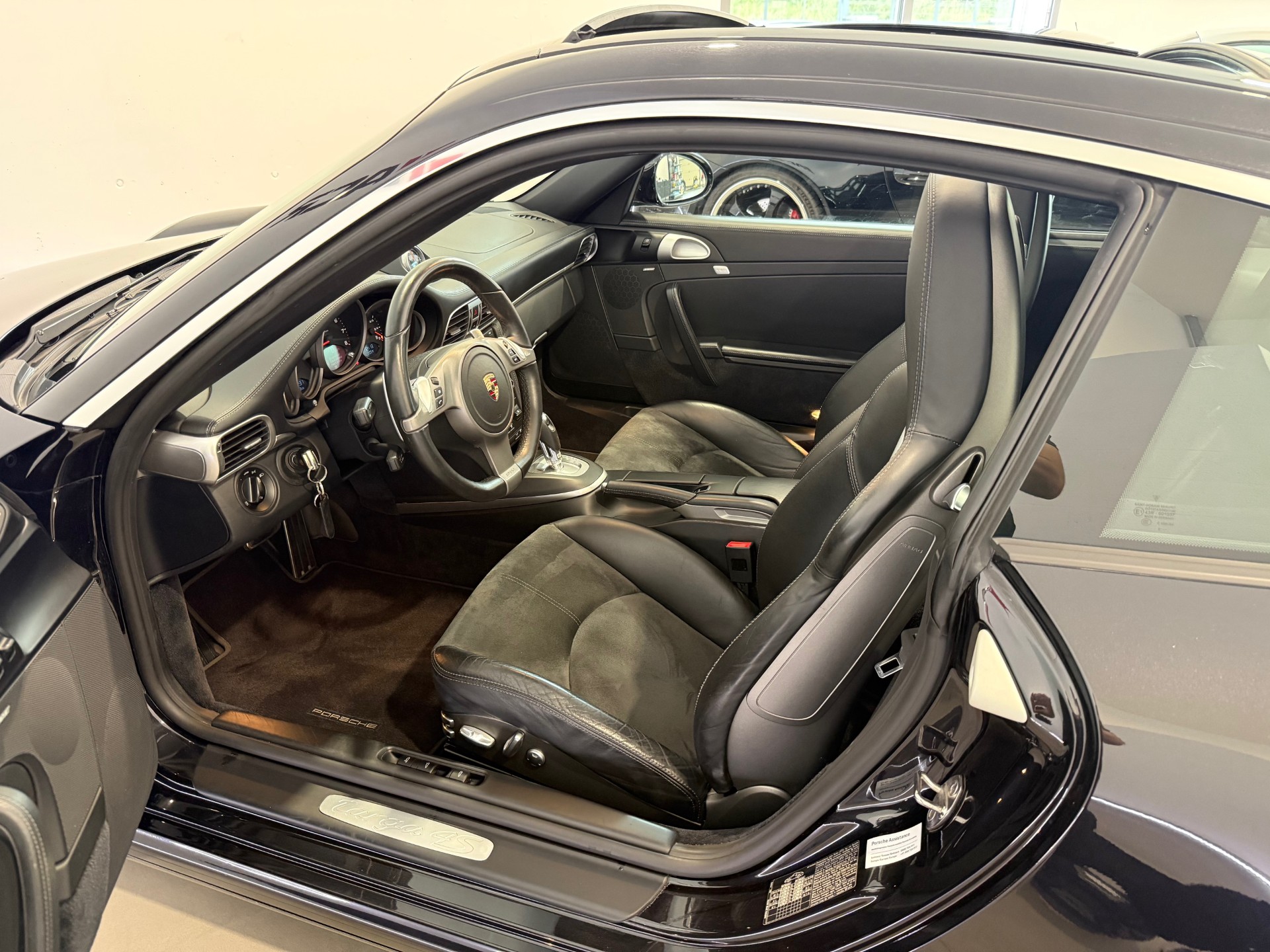 PORSCHE 911 Targa 4S PDK-image-8