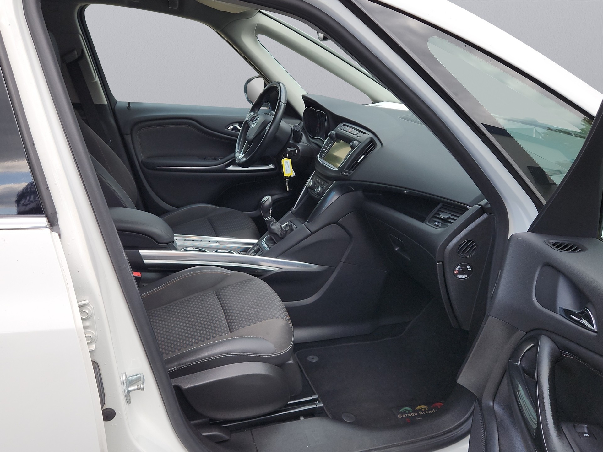OPEL Zafira 1.6 CDTi Excellence-image-16
