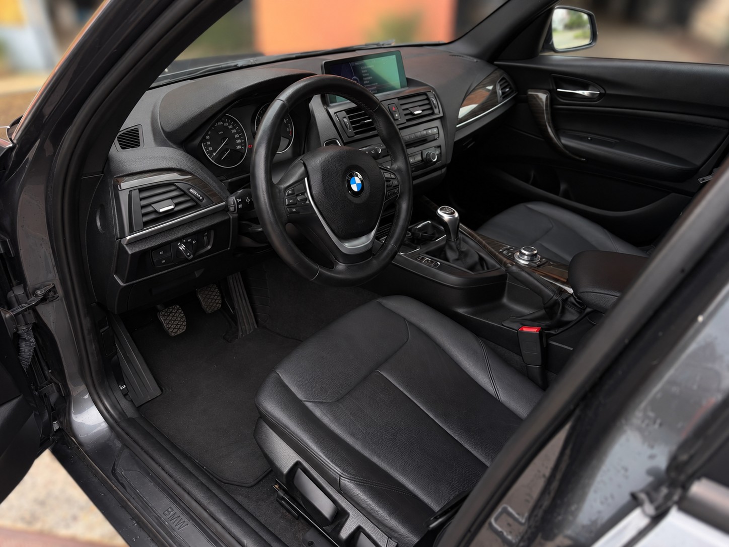 BMW 116i Urban Line Steptronic-image-6