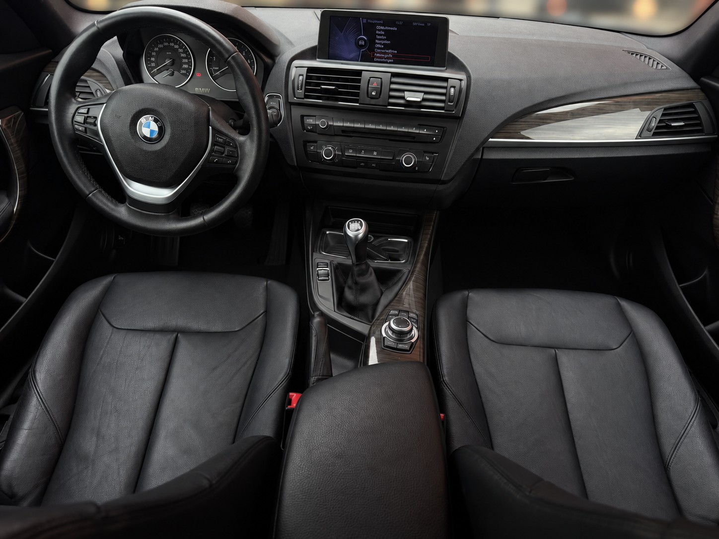 BMW 116i Urban Line Steptronic-image-7