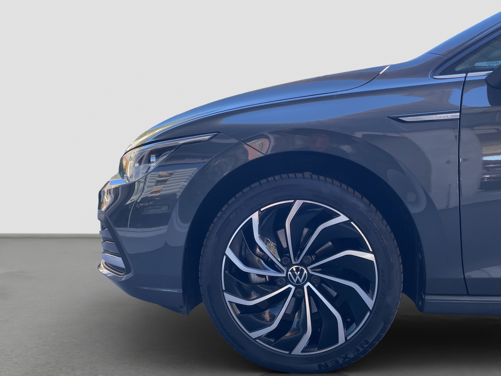 VW Golf 1.5 eTSI mHEV ACT Style DSG-image-4